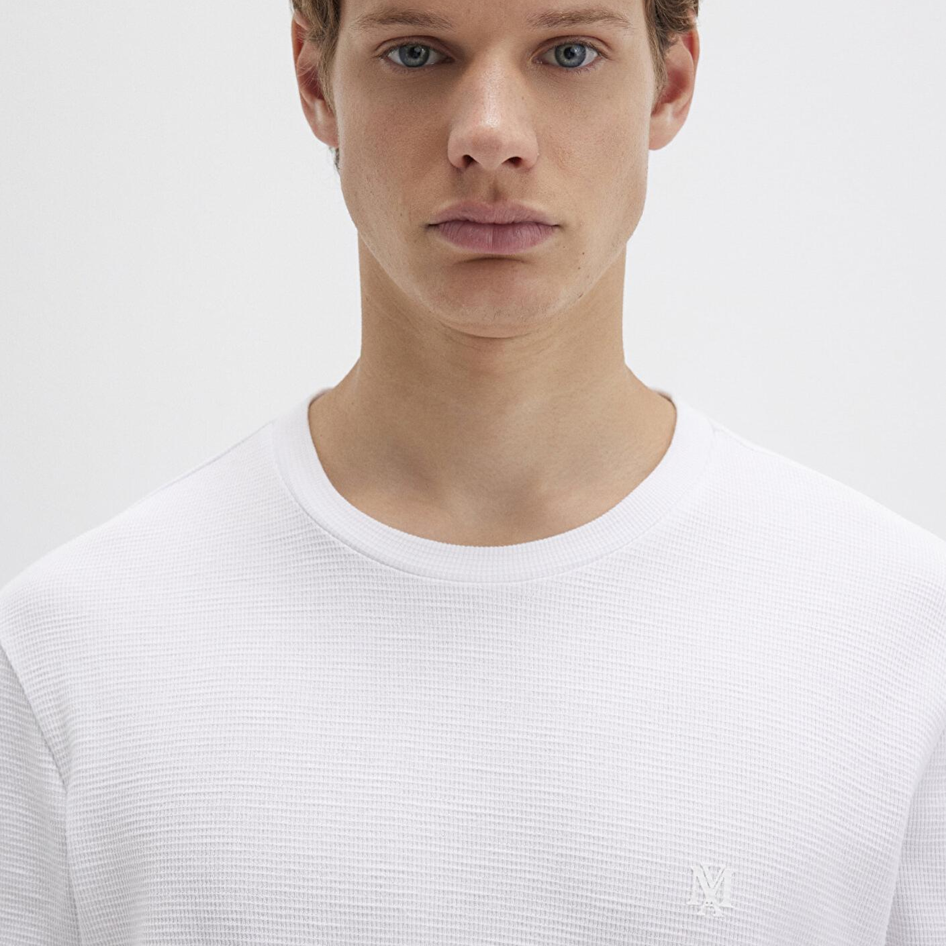 Mavi Uzun Kollu Beyaz Basic Tişört Slim Fit / Dar Kesim 065755-620