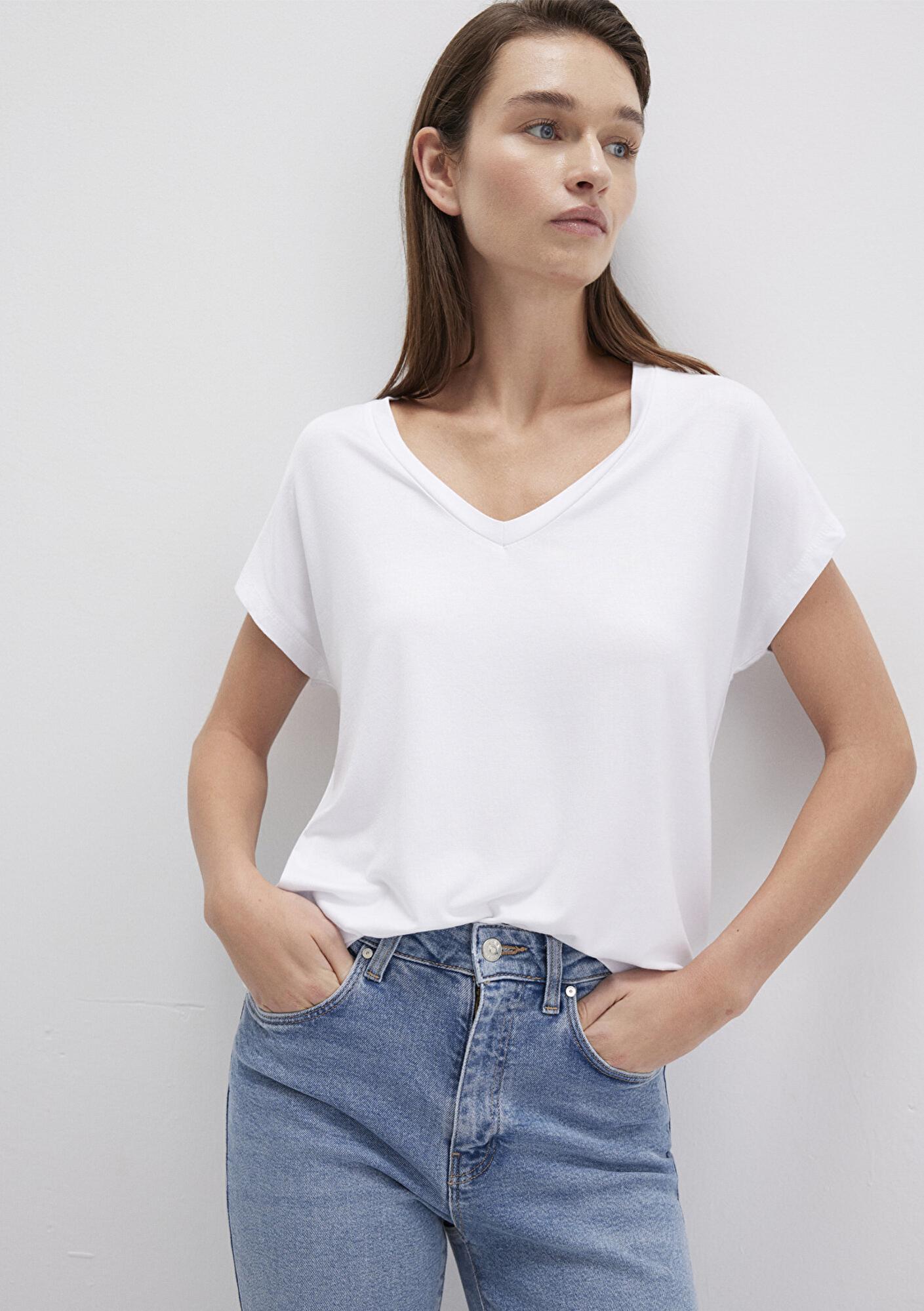 Mavi V Yaka Beyaz Basic Viskoz Tişört Regular Fit / Normal Kesim 167714-620