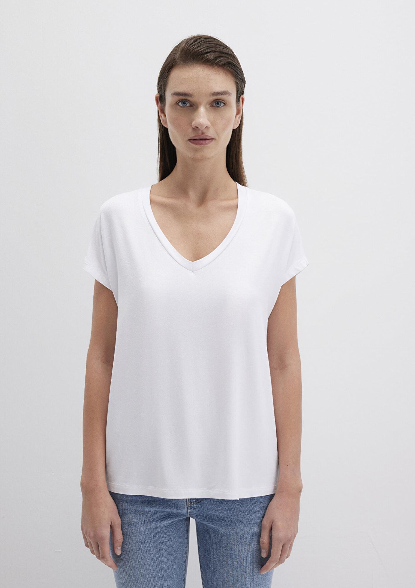 Mavi V Yaka Beyaz Basic Viskoz Tişört Regular Fit / Normal Kesim 167714-620