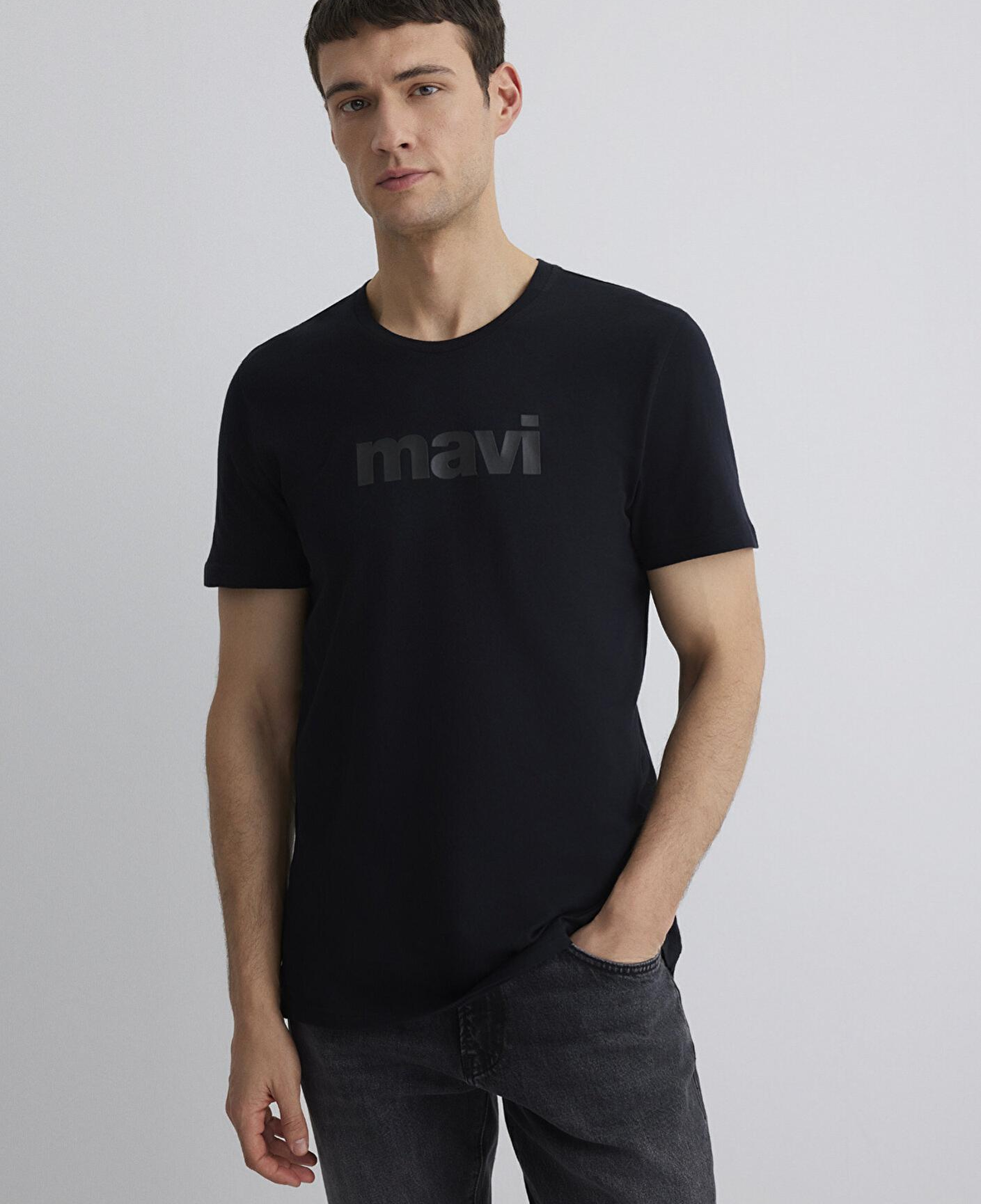 Mavi Mavi Logo Baskılı Siyah Tişört Slim Fit / Dar Kesim 065199-900
