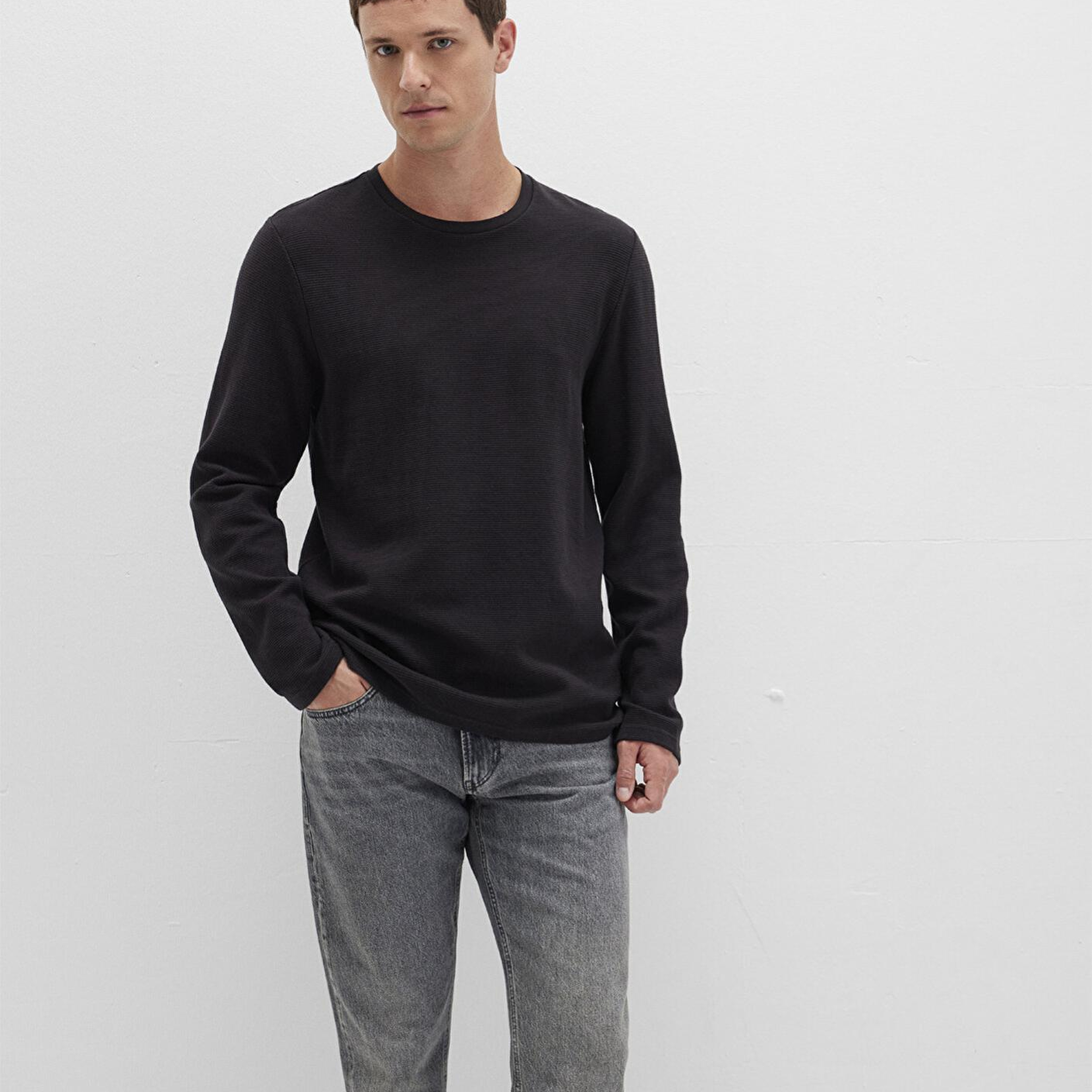 Mavi Uzun Kollu Dokulu Siyah Tişört Slim Fit / Dar Kesim 064622-21842