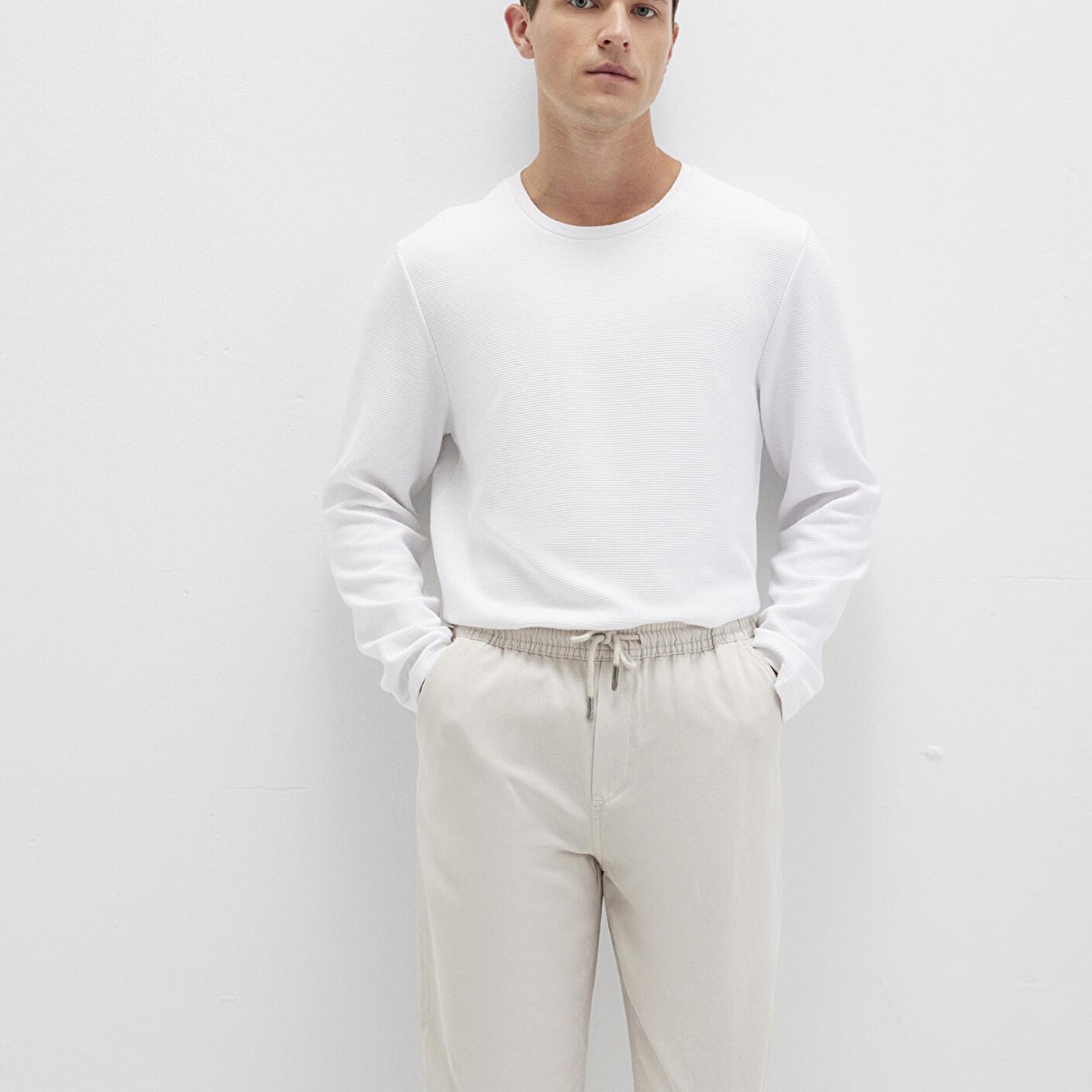 Mavi Uzun Kollu Dokulu Beyaz Tişört Slim Fit / Dar Kesim 064622-20454