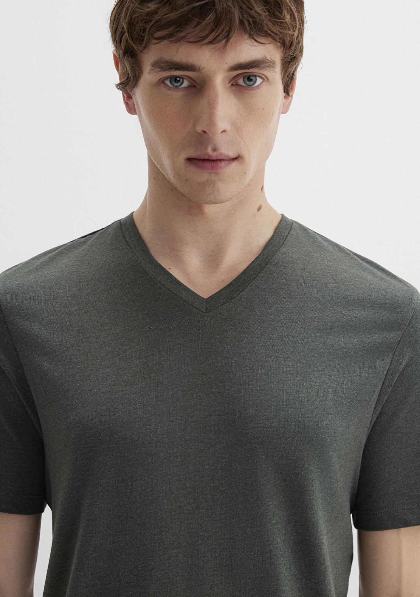 Mavi Stretch V Yaka Yeşil Basic Tişört Fitted / Vücuda Oturan Kesim 061748-25752