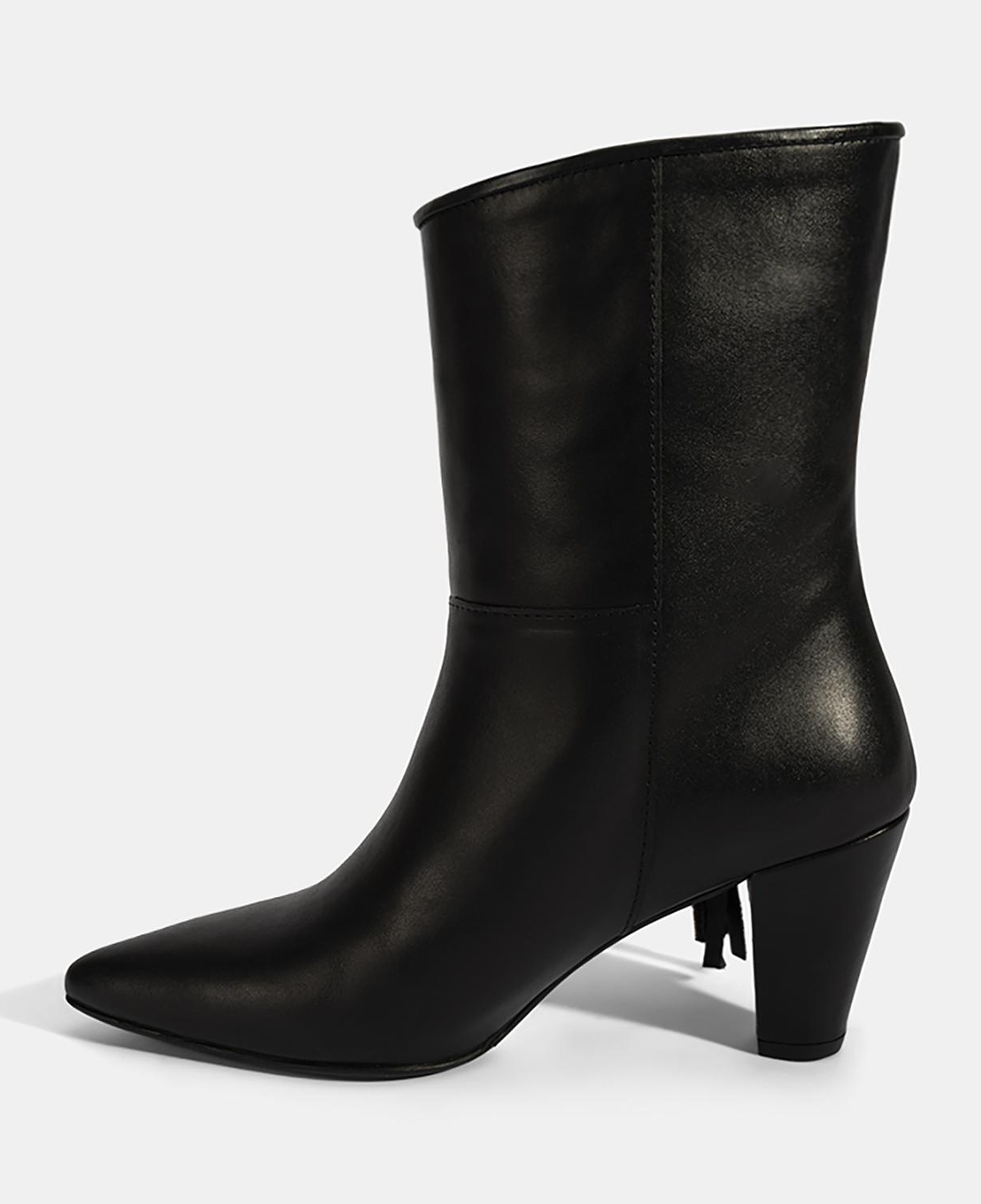 Kadın Siyah Püskül Detaylı Topuklu Deri Bot