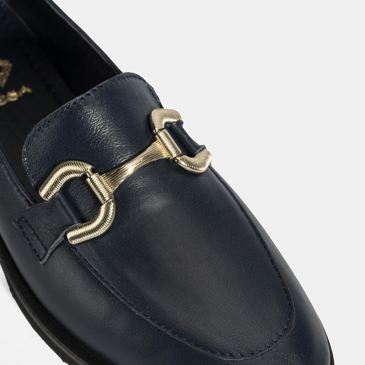 Kadın Lacivert Metal Toka Aksesuarlı Deri Loafer