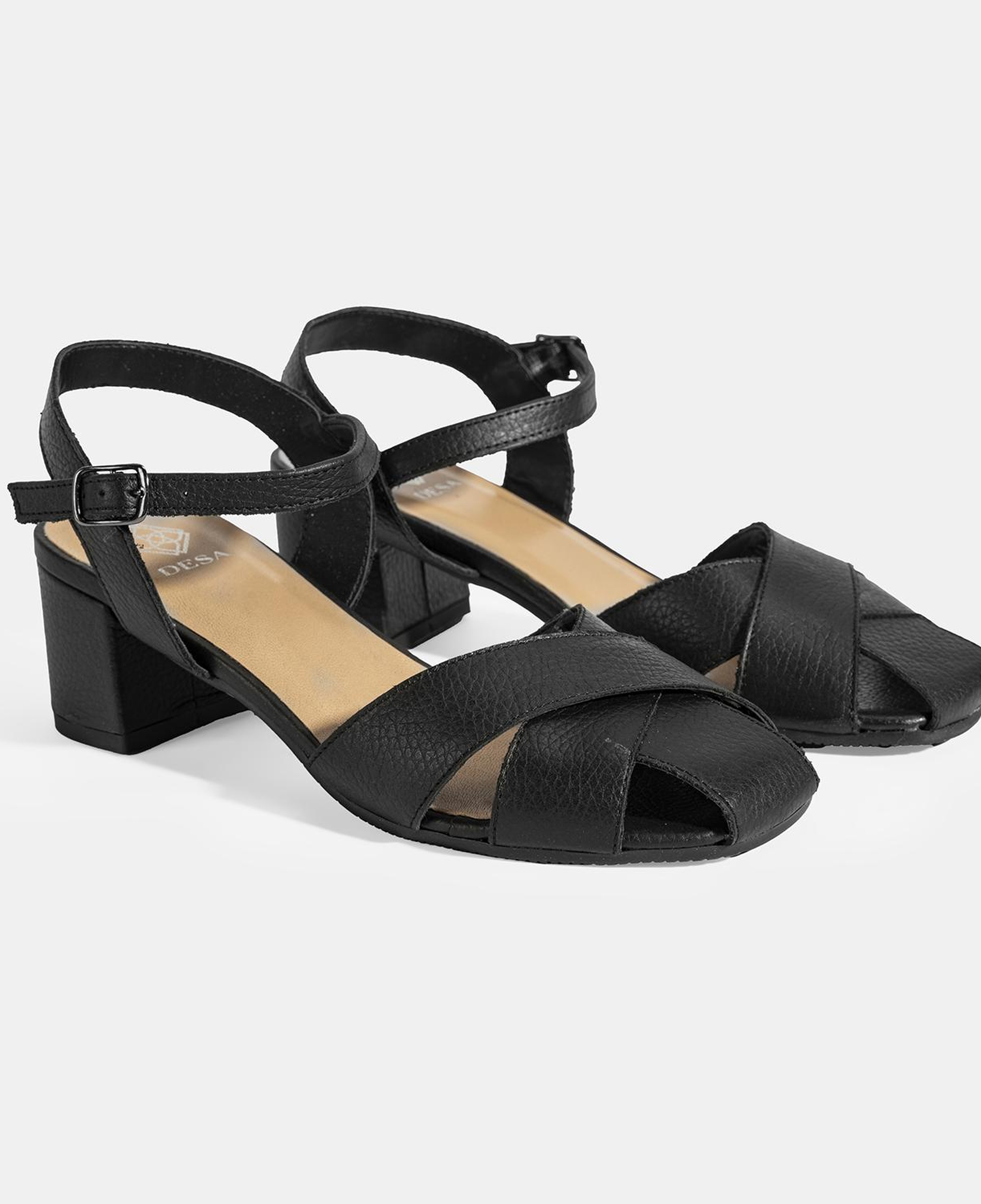 Kadın Siyah Ayarlanabilir Tokalı Deri Topuklu Sandalet