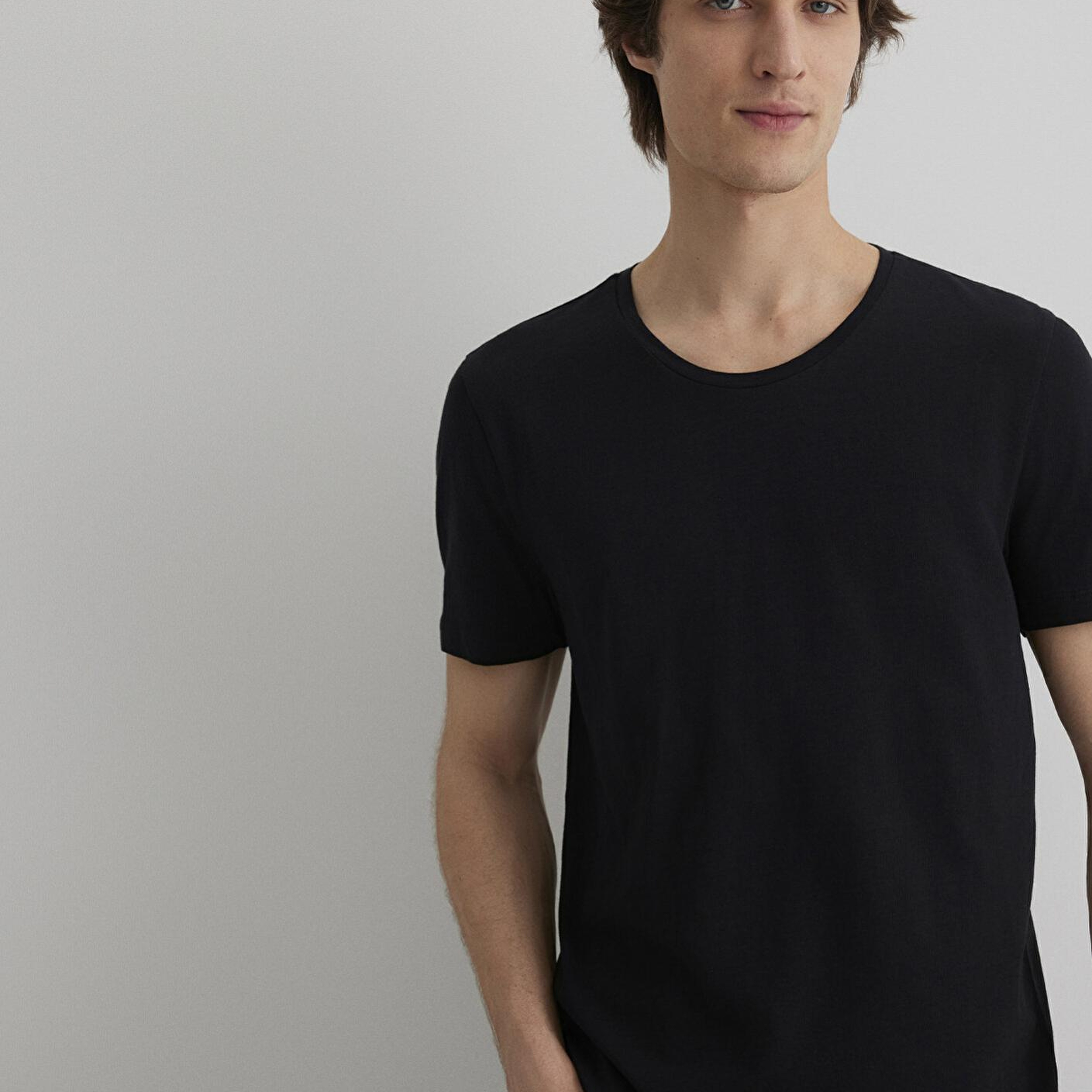 Mavi Flamlı Siyah Basic Tişört Fitted / Vücuda Oturan Kesim 064681-900