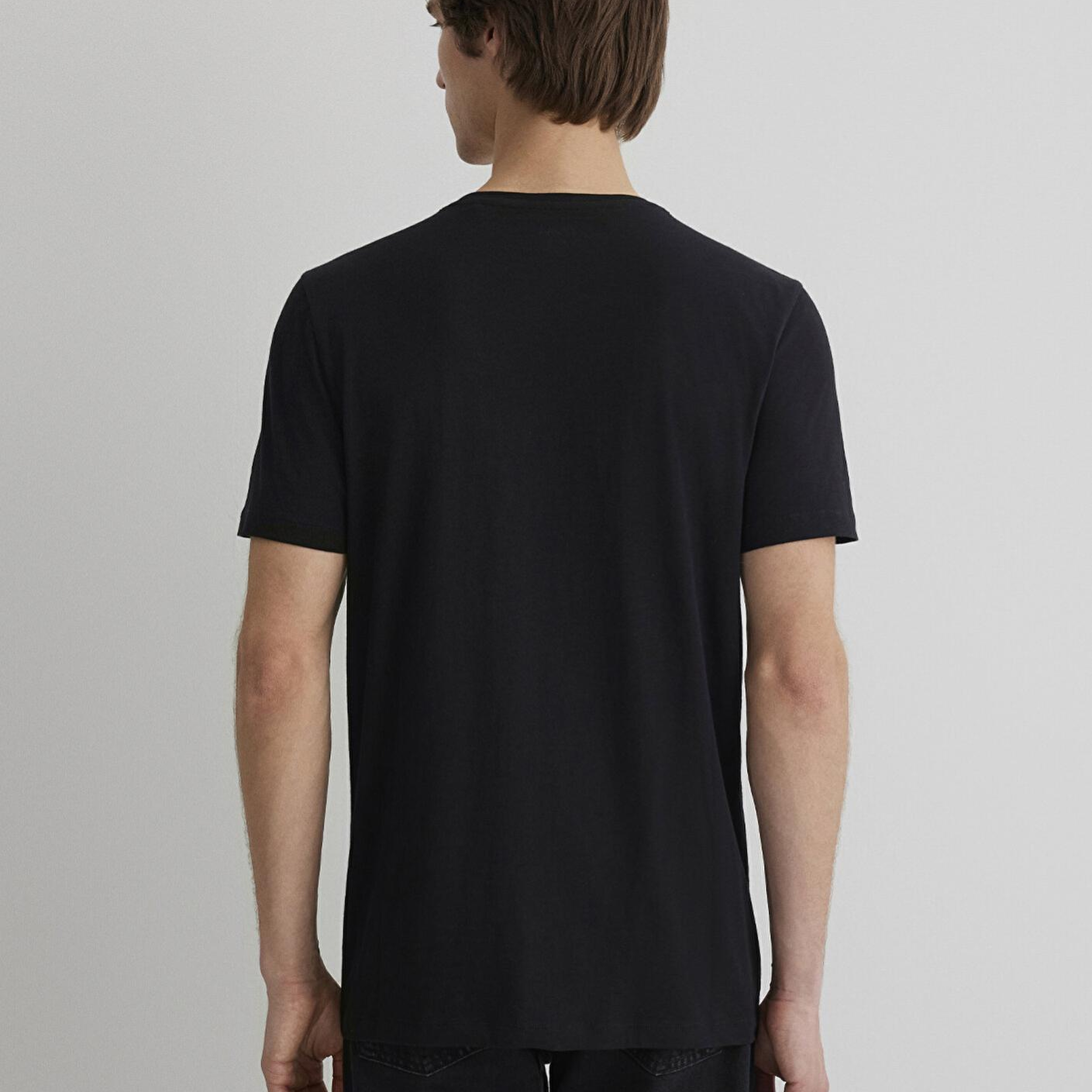 Mavi Flamlı Siyah Basic Tişört Fitted / Vücuda Oturan Kesim 064681-900