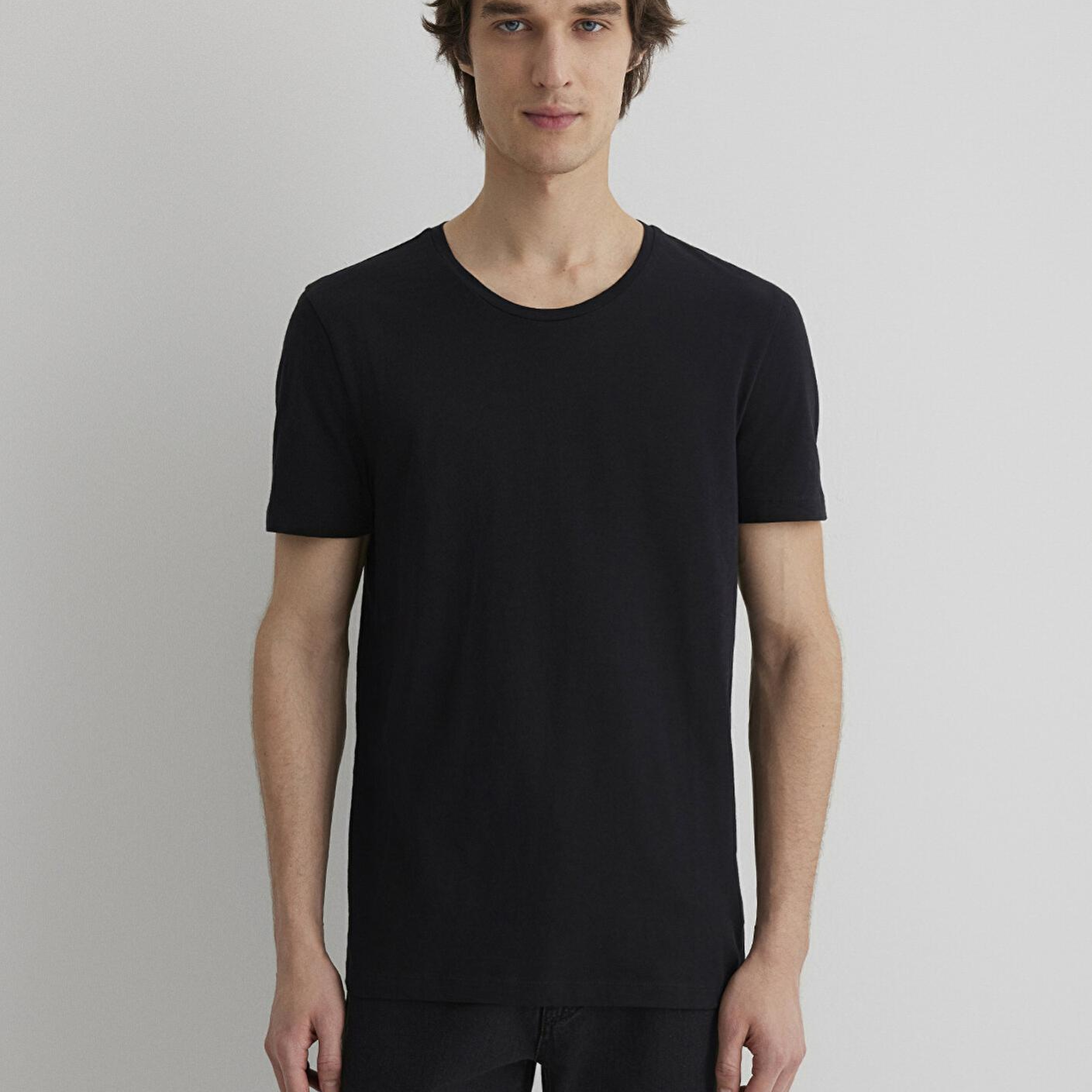 Mavi Flamlı Siyah Basic Tişört Fitted / Vücuda Oturan Kesim 064681-900