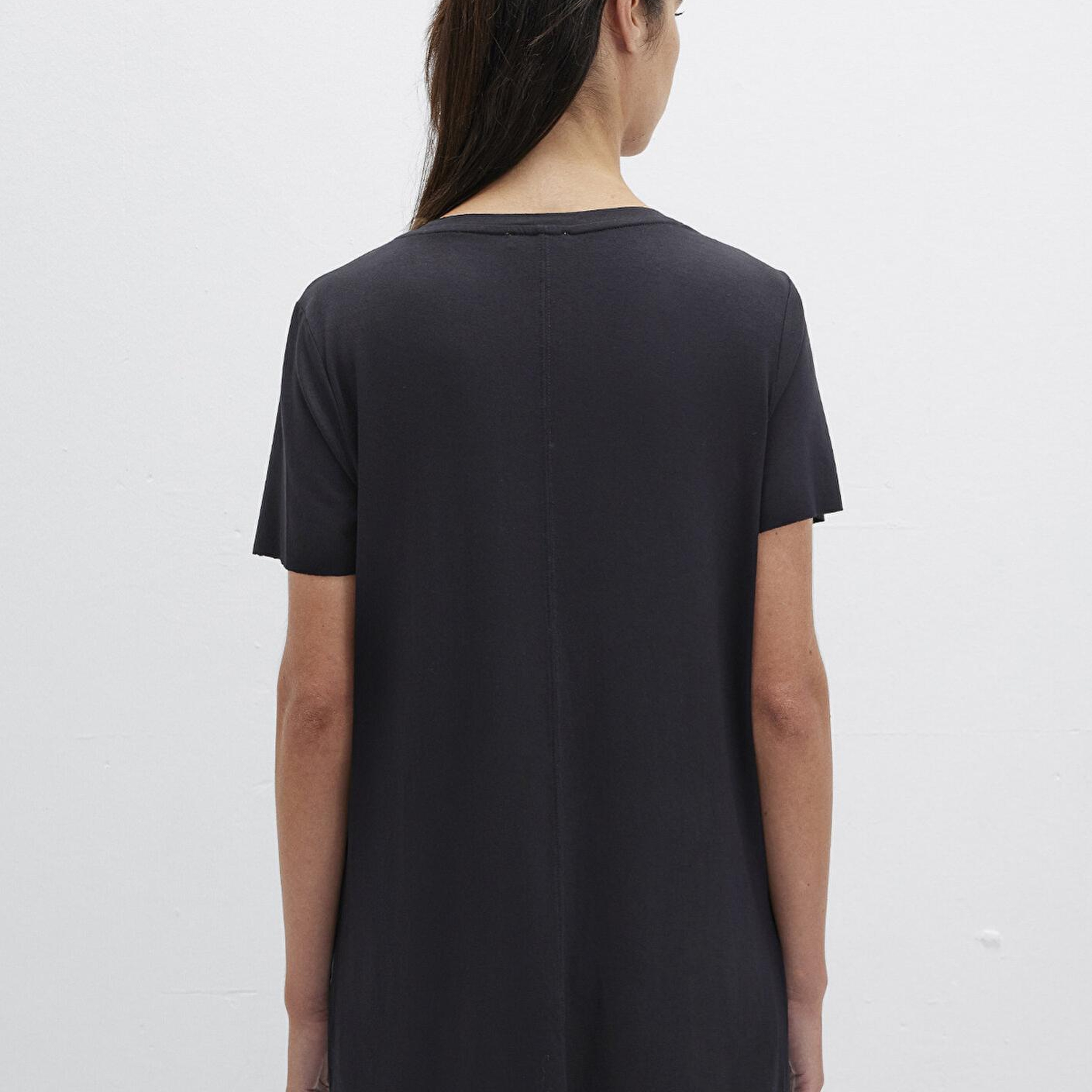 Mavi V Yaka Siyah Basic Viskoz Tişört Loose Fit / Bol Rahat Kesim 166775-900