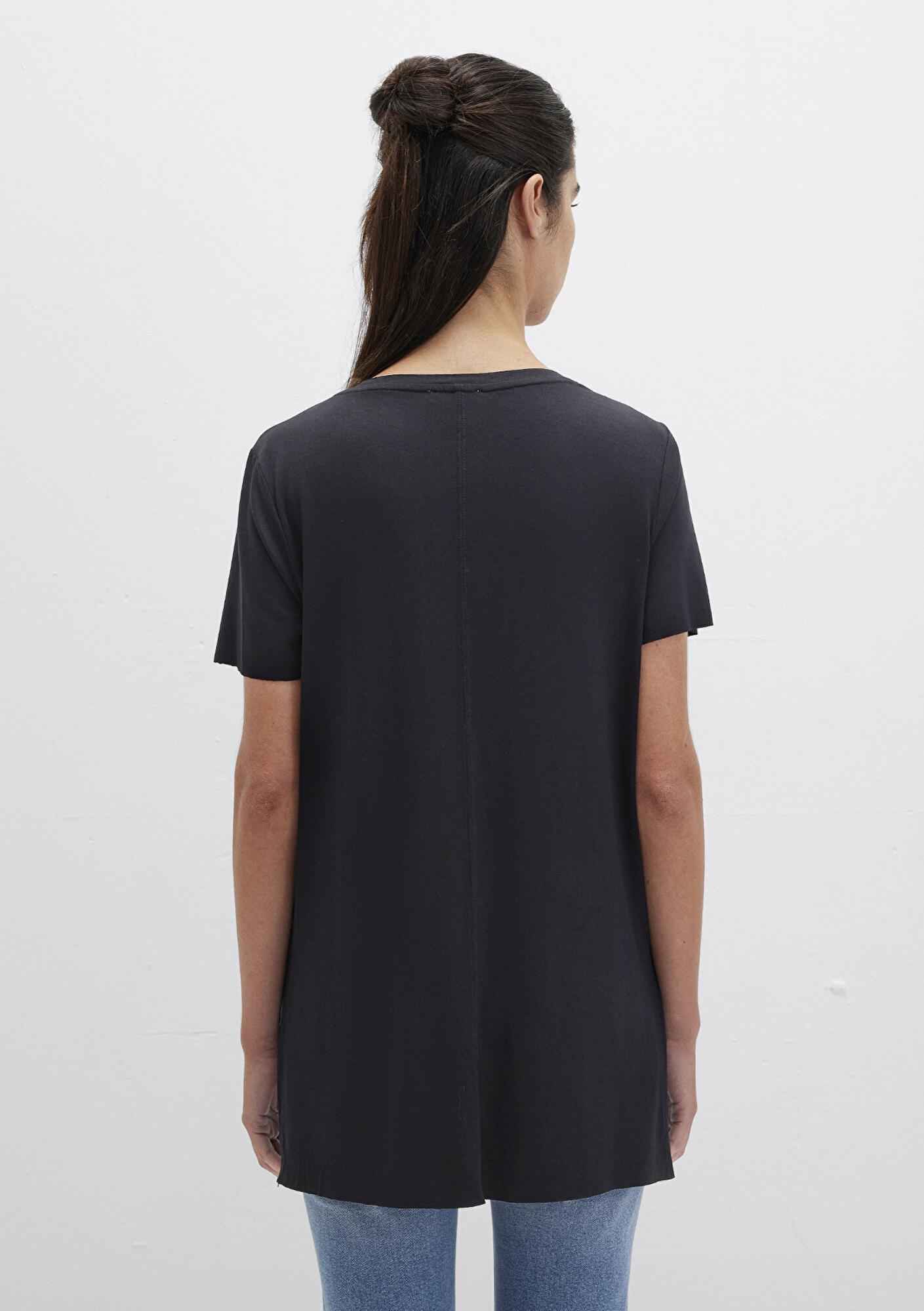 Mavi V Yaka Siyah Basic Viskoz Tişört Loose Fit / Bol Rahat Kesim 166775-900