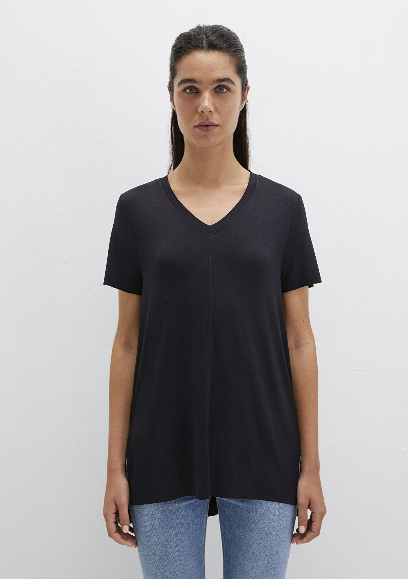 Mavi V Yaka Siyah Basic Viskoz Tişört Loose Fit / Bol Rahat Kesim 166775-900