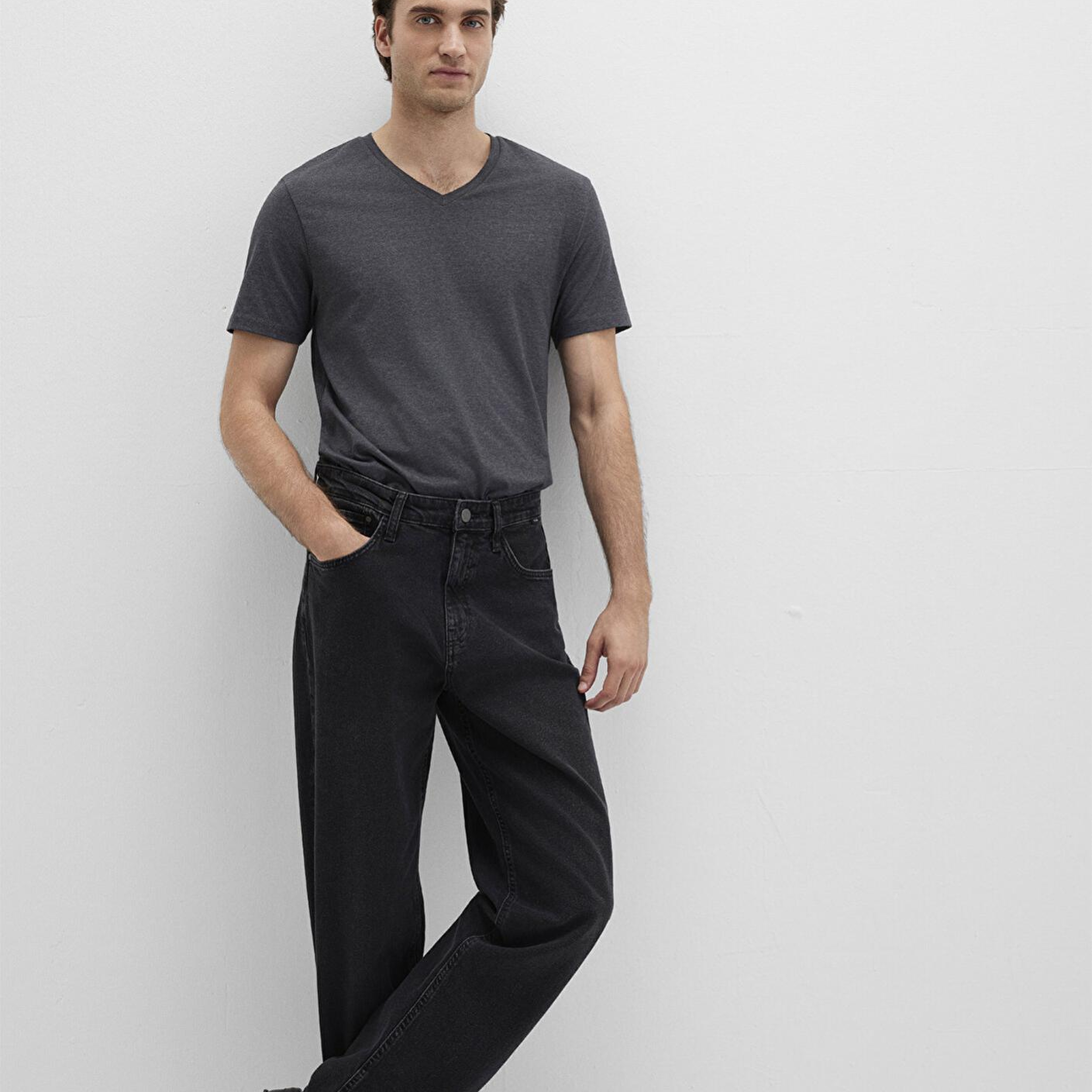 Mavi Stretch V Yaka Antrasit Basic Tişört Fitted / Vücuda Oturan Kesim 061748-24398