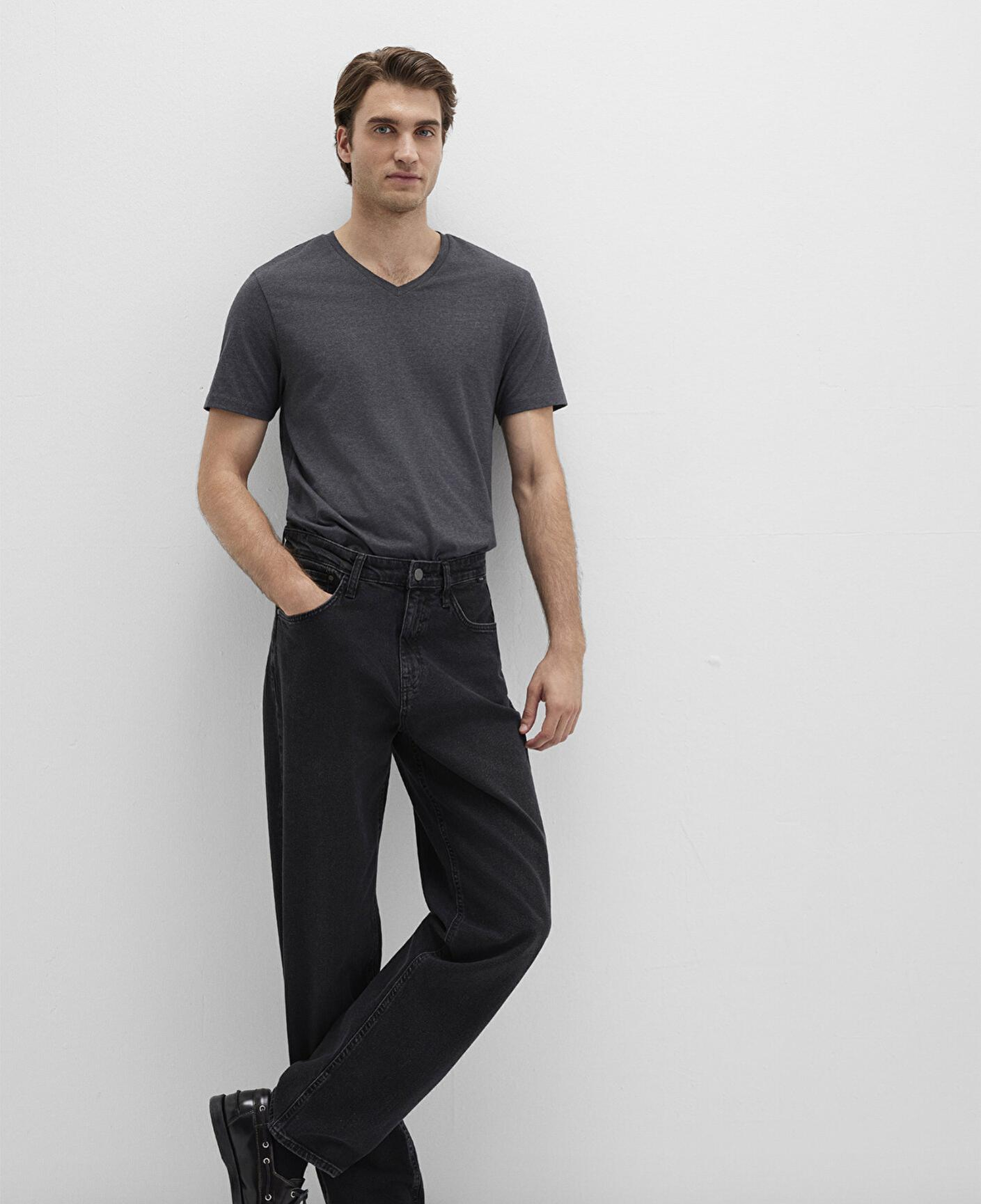 Mavi Stretch V Yaka Antrasit Basic Tişört Fitted / Vücuda Oturan Kesim 061748-24398