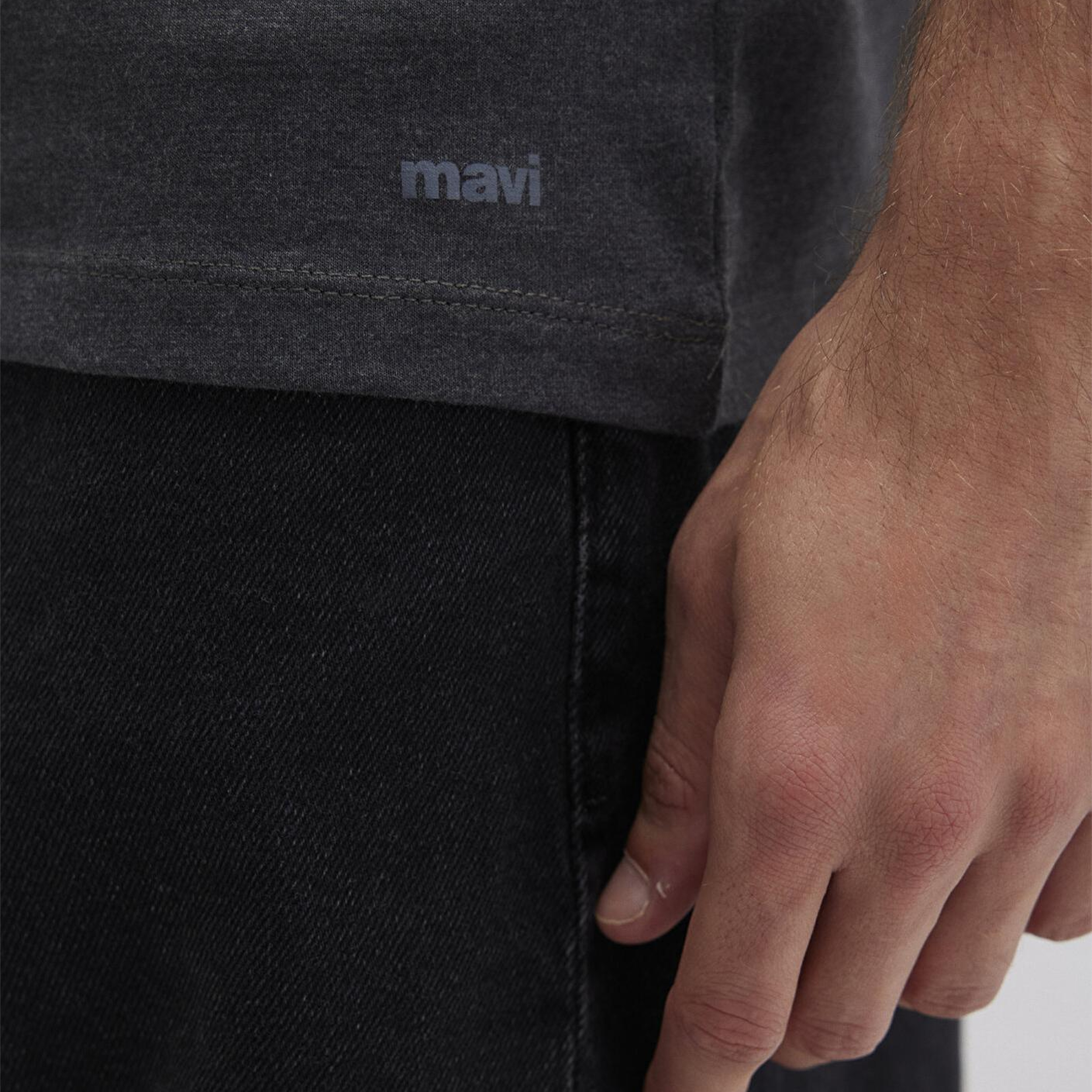 Mavi Stretch V Yaka Antrasit Basic Tişört Fitted / Vücuda Oturan Kesim 061748-24398