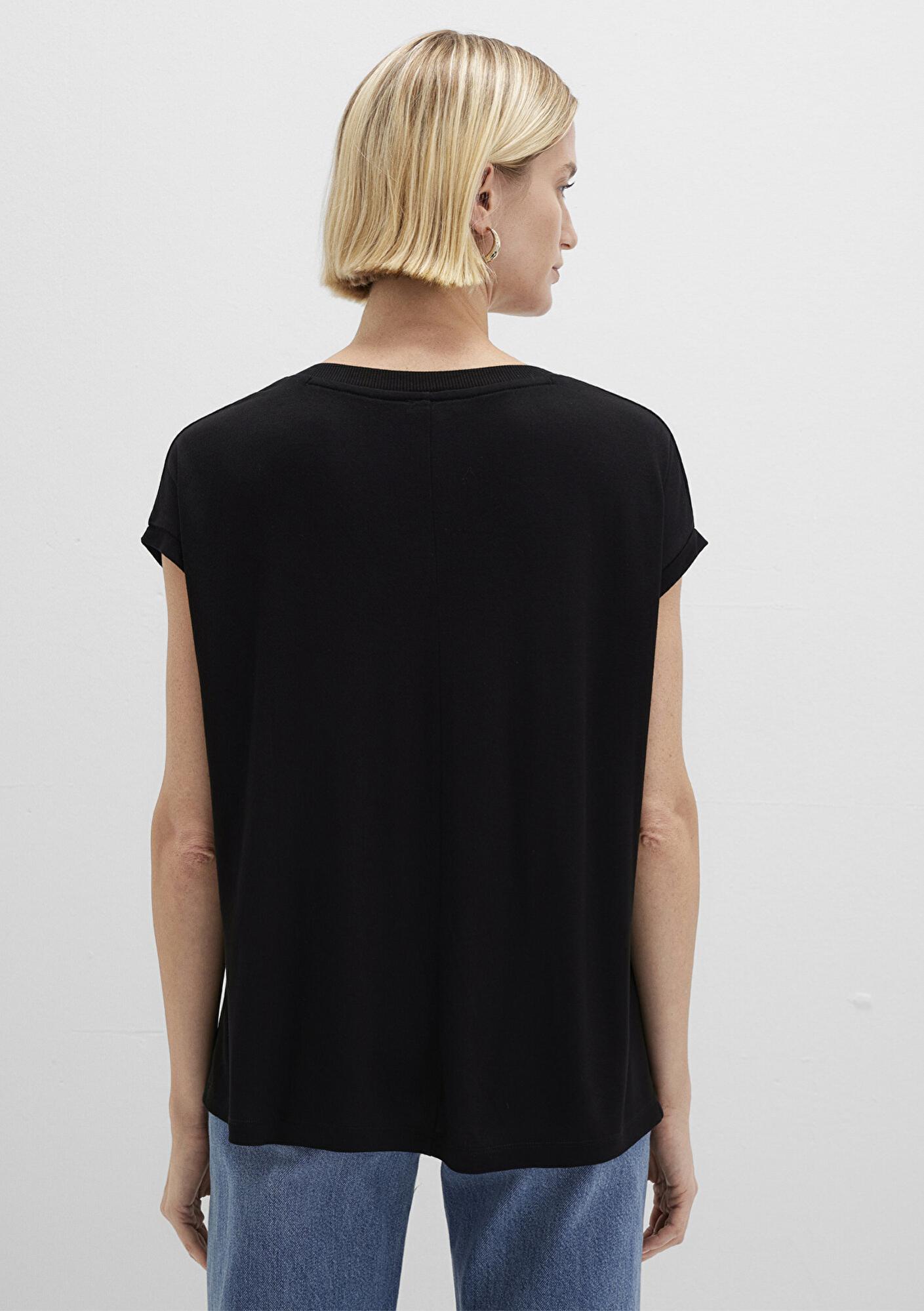 Mavi V Yaka Siyah Basic Viskoz Tişört Loose Fit / Bol Rahat Kesim 166449-900