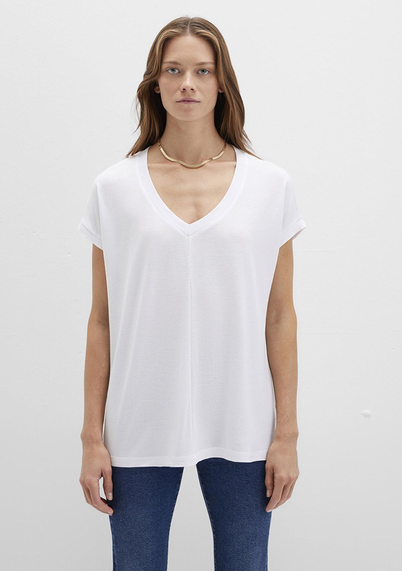 Mavi V Yaka Beyaz Basic ViskozTişört Loose Fit / Bol Rahat Kesim 166449-620