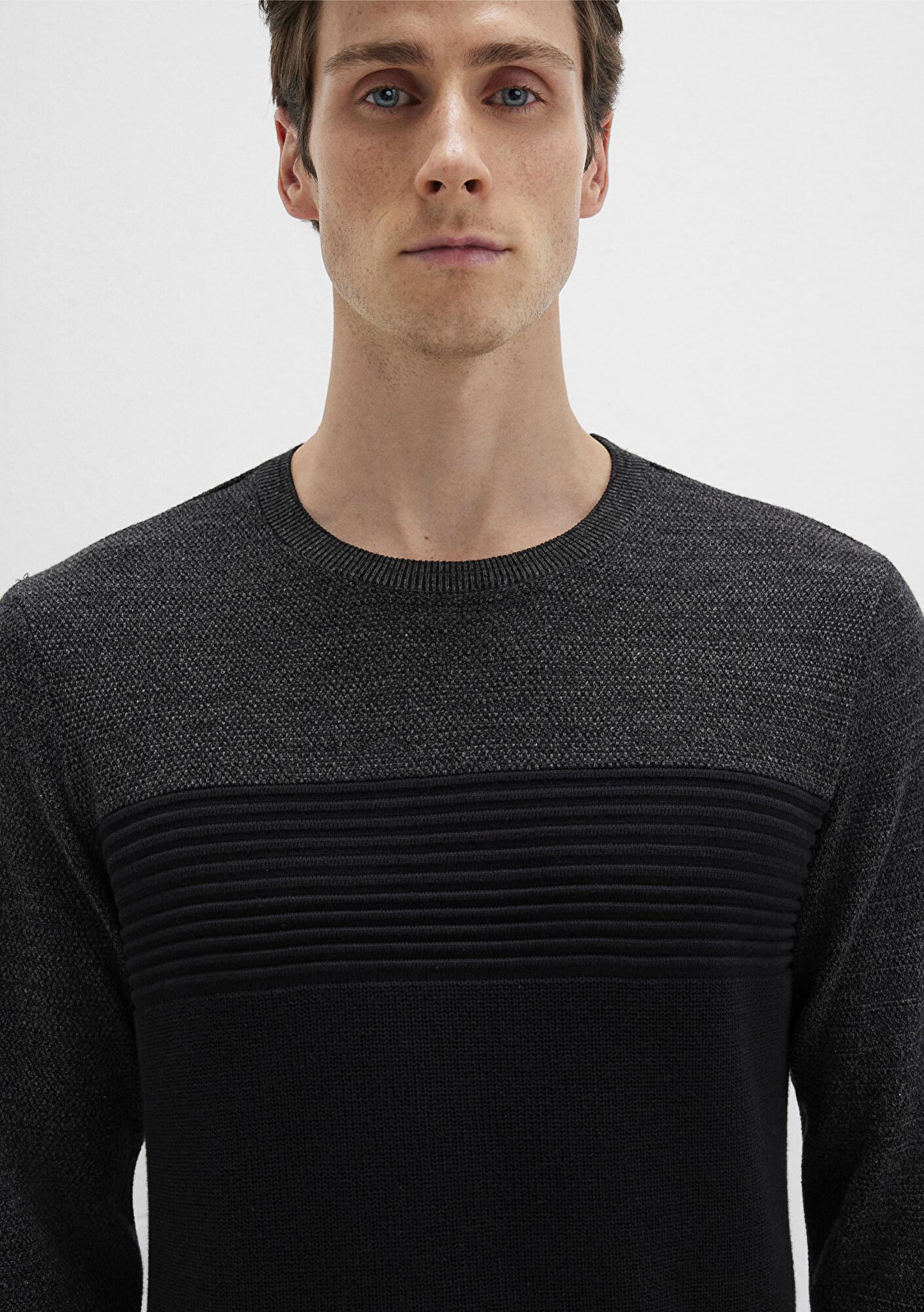 Mavi Blok Renkli Bisiklet Yaka Kazak Fitted / Vücuda Oturan Kesim 070377-900