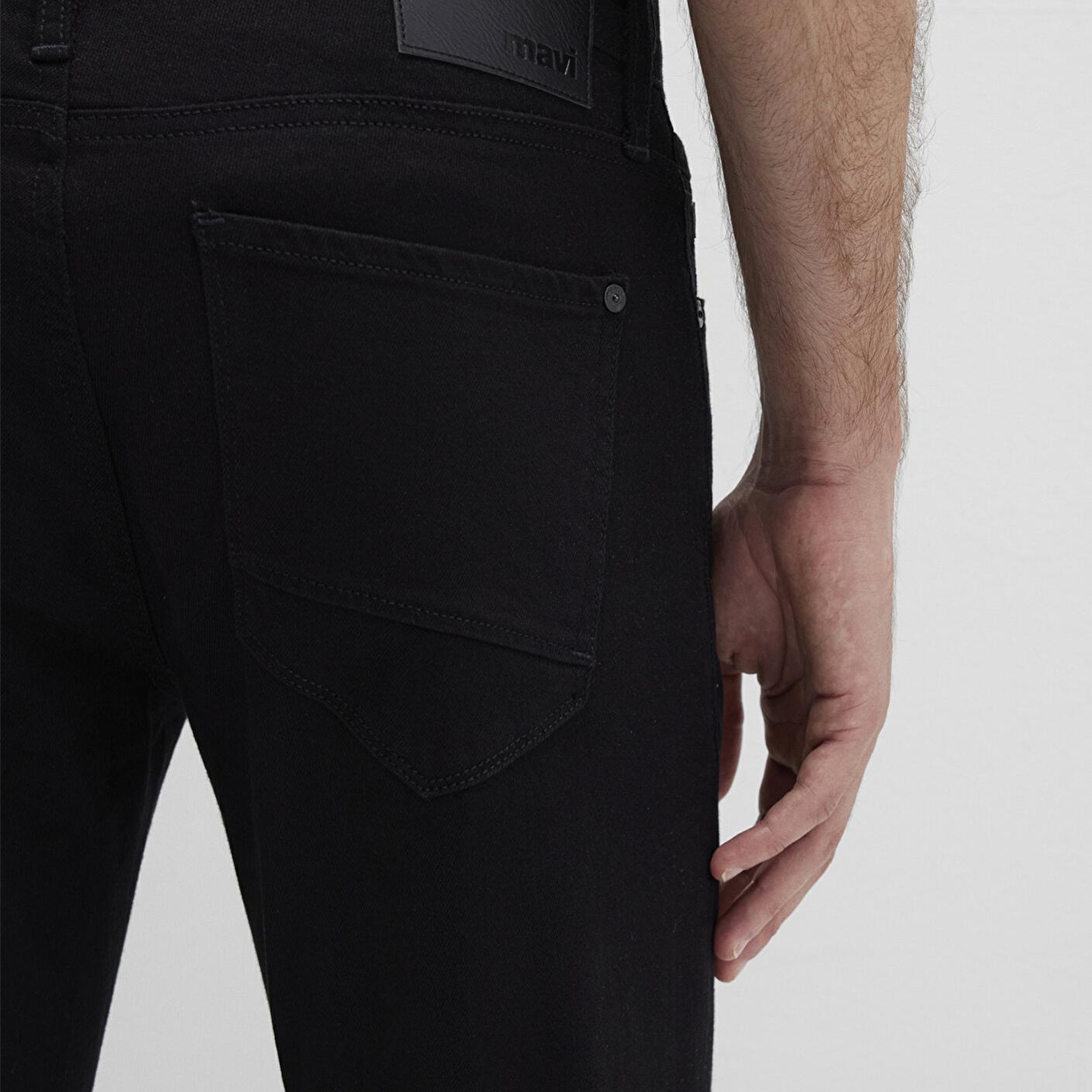 Mavi James Siyah Comfort Jean Pantolon 0042423313