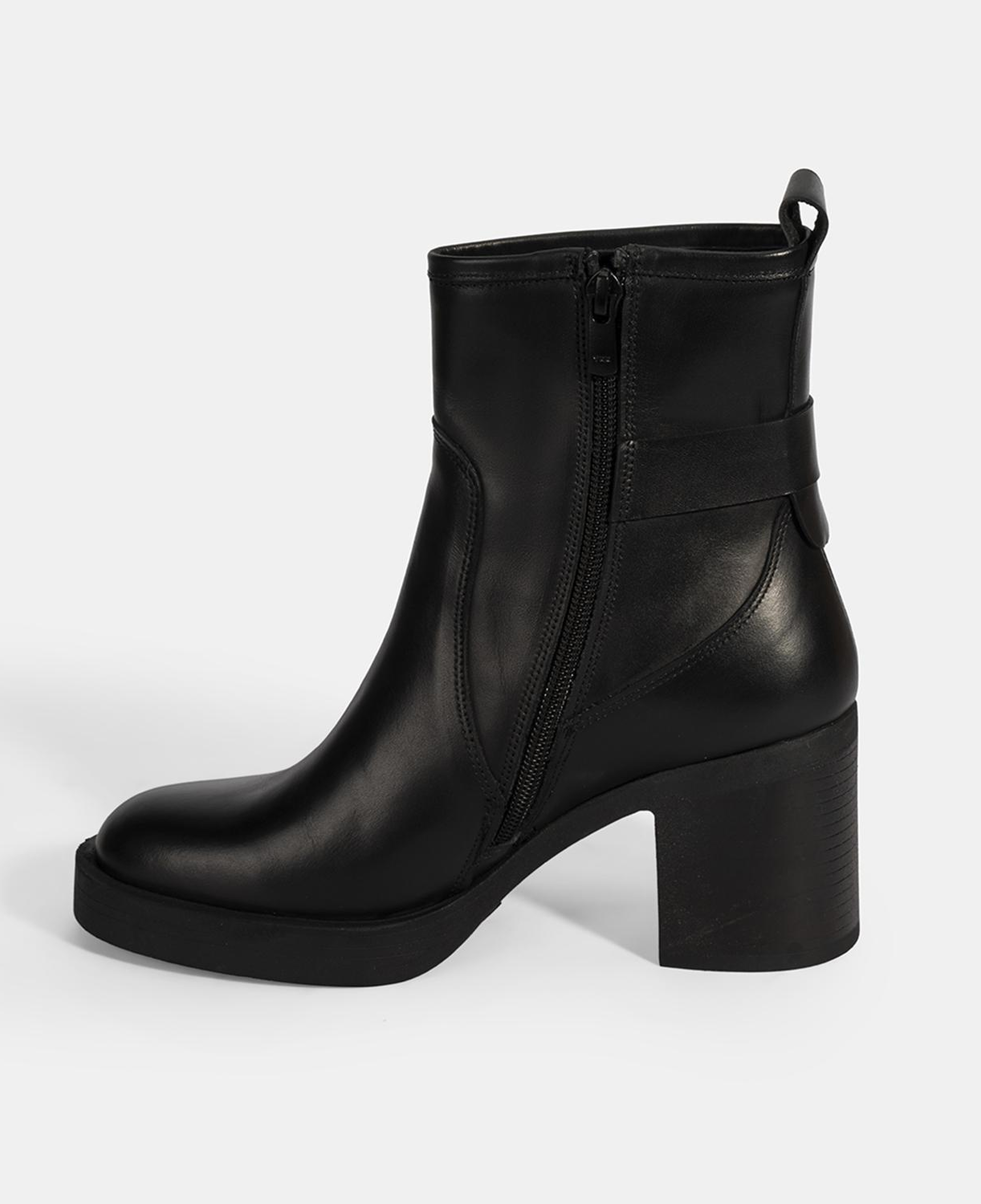Kadın Siyah Kalın Topuklu Deri Bot