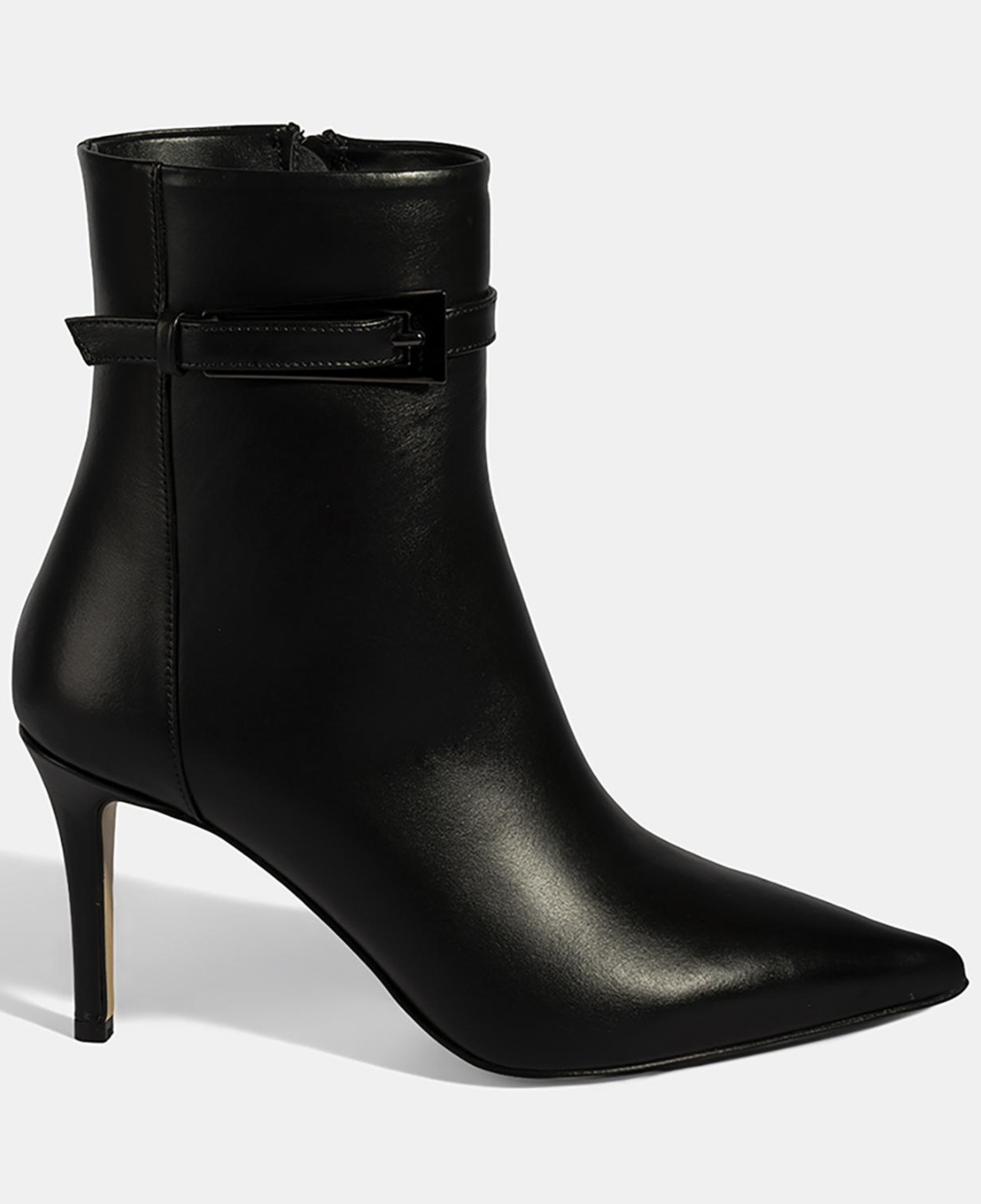 Kadın Siyah Metal Tokalı İnce Topuklu Deri Bot