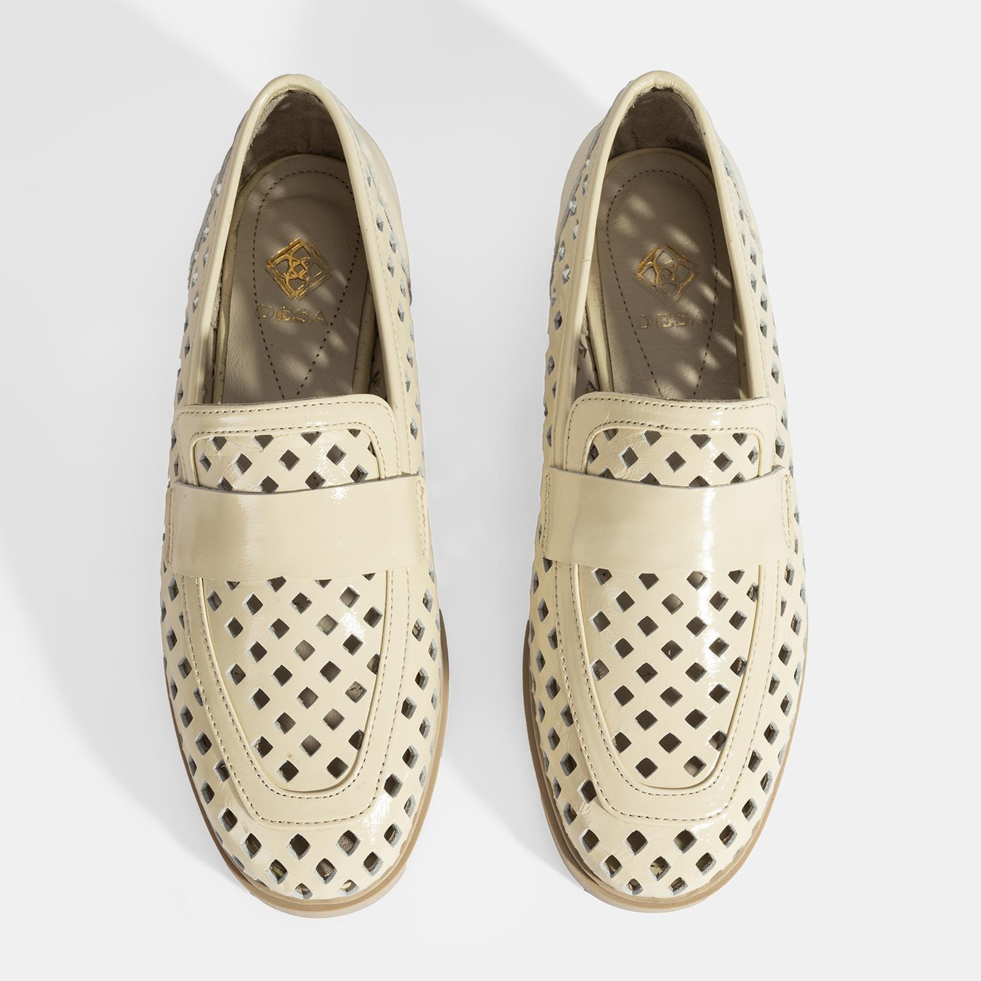 Kadın Bej Perforeli Rugan Loafer