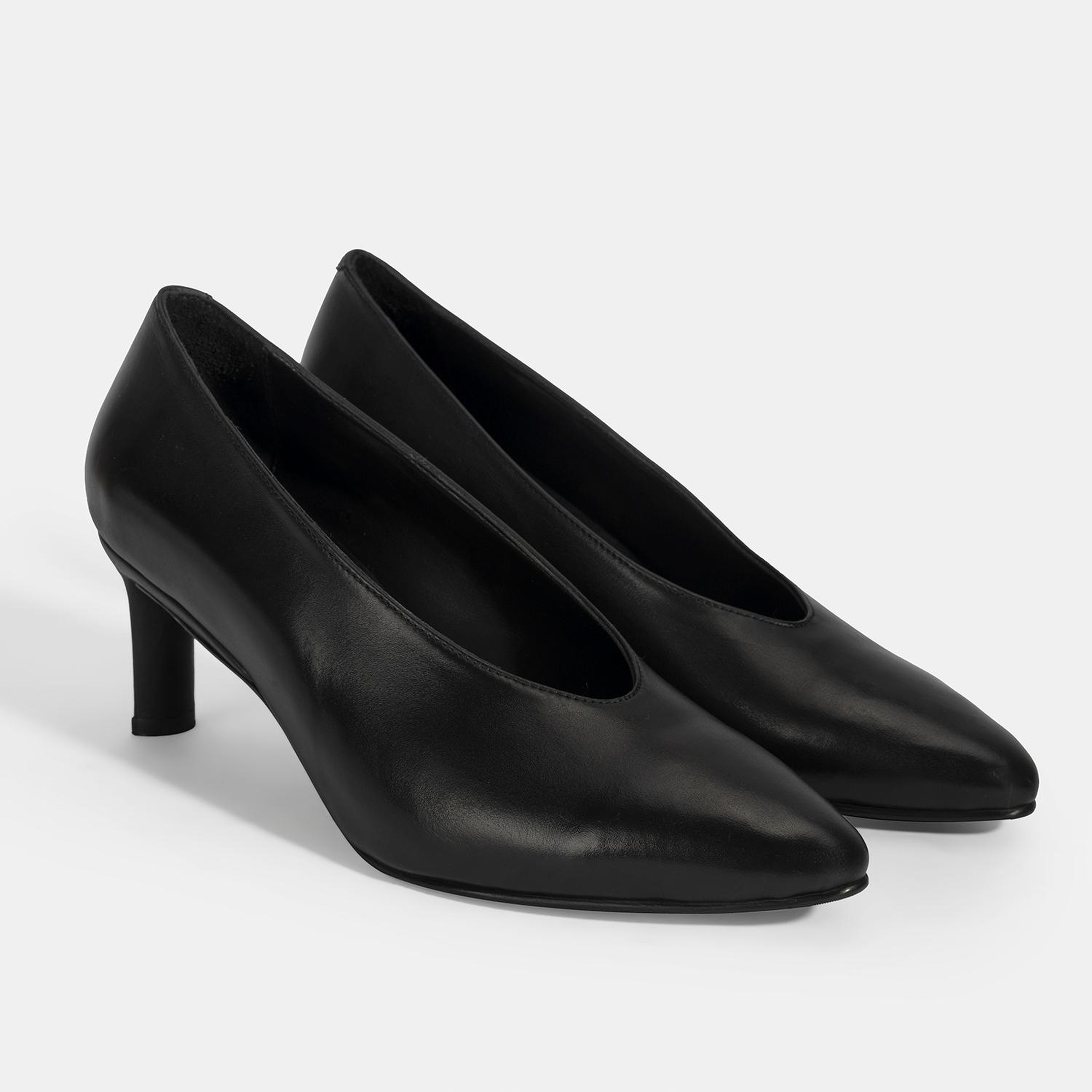 Kadın Siyah Klasik Topuklu Deri Ayakkabı