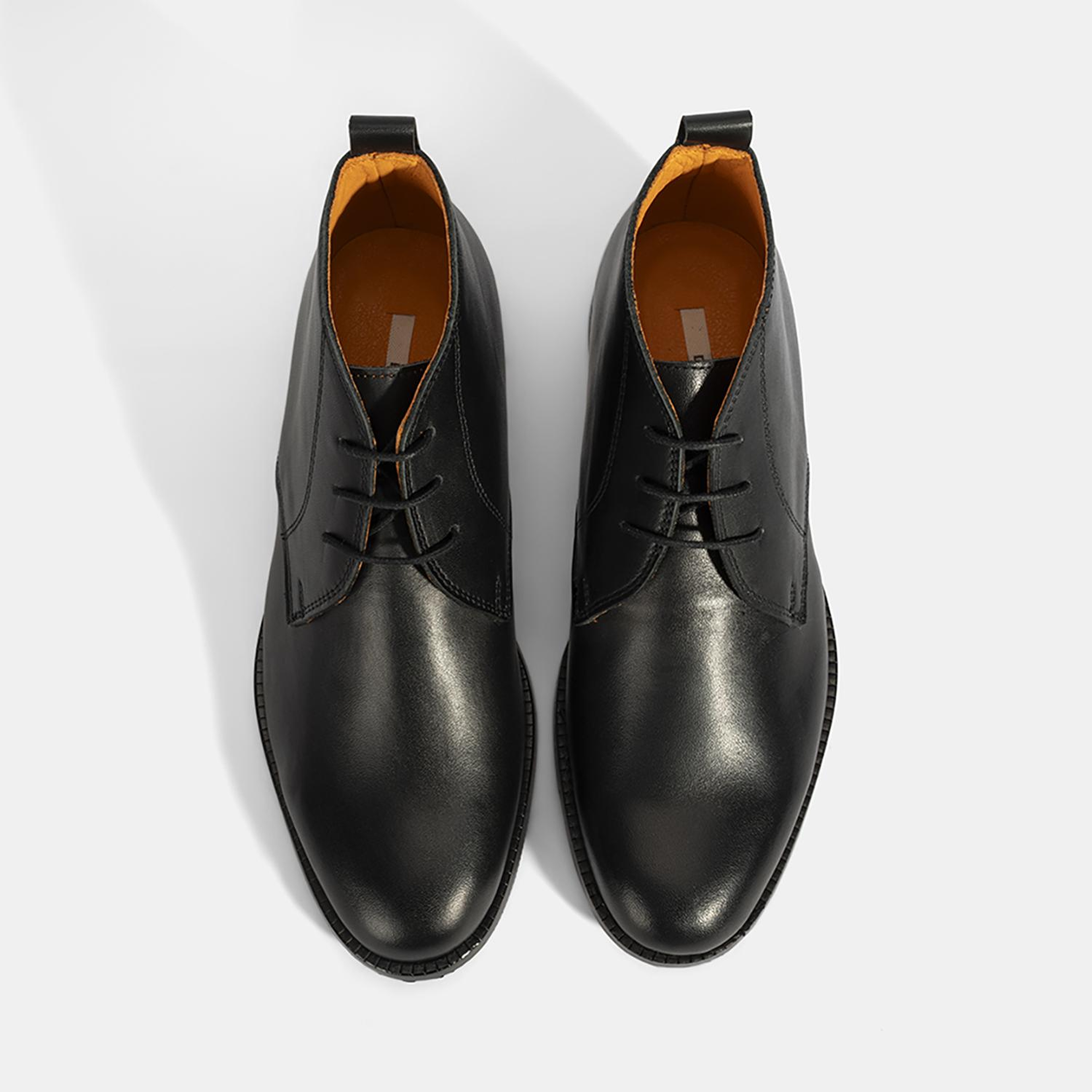 Kadın Turuncu Astar Detaylı Siyah Deri Bot