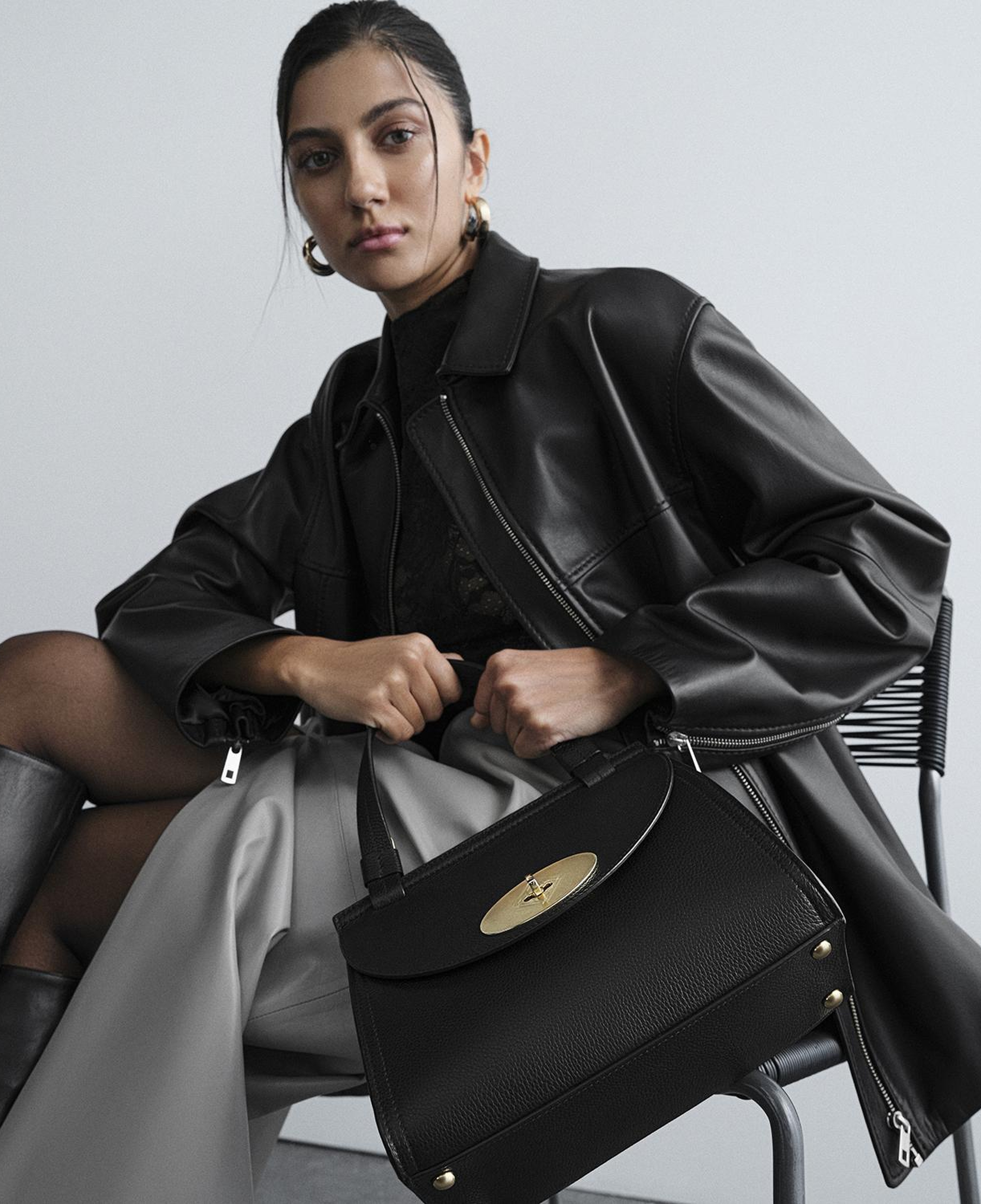 Kadın Siyah Gömlek Yakalı Deri Ceket