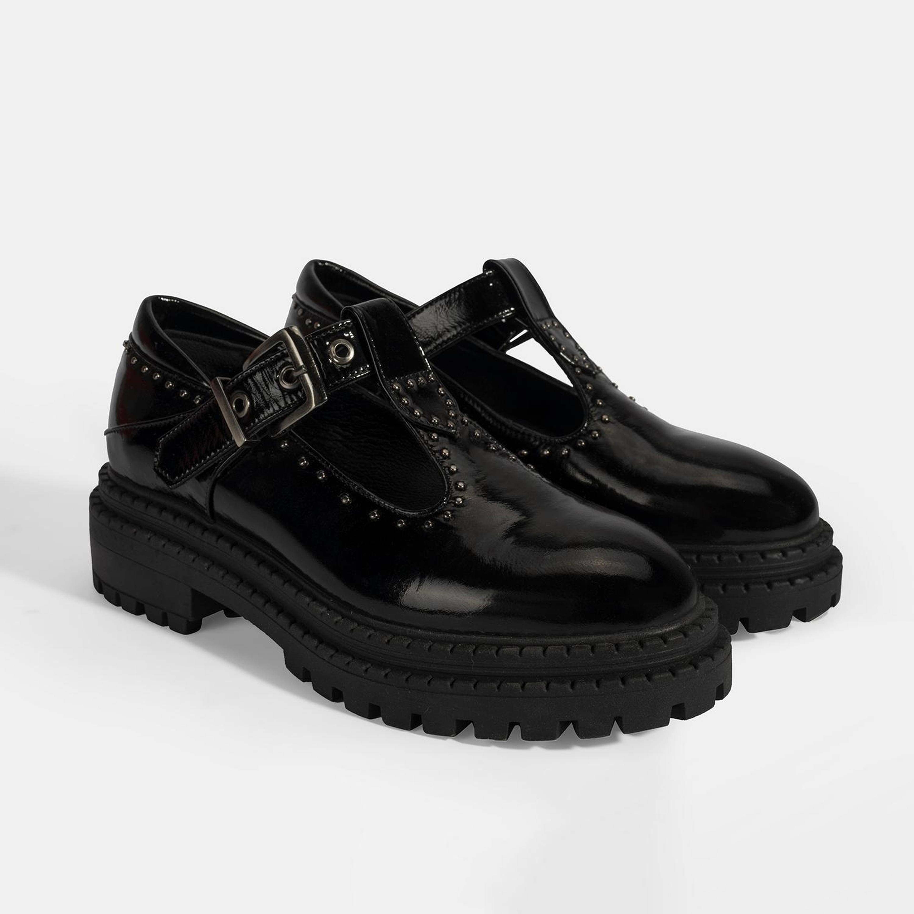 Kadın Siyah Zımba Detaylı T-Bant Rugan Ayakkabı