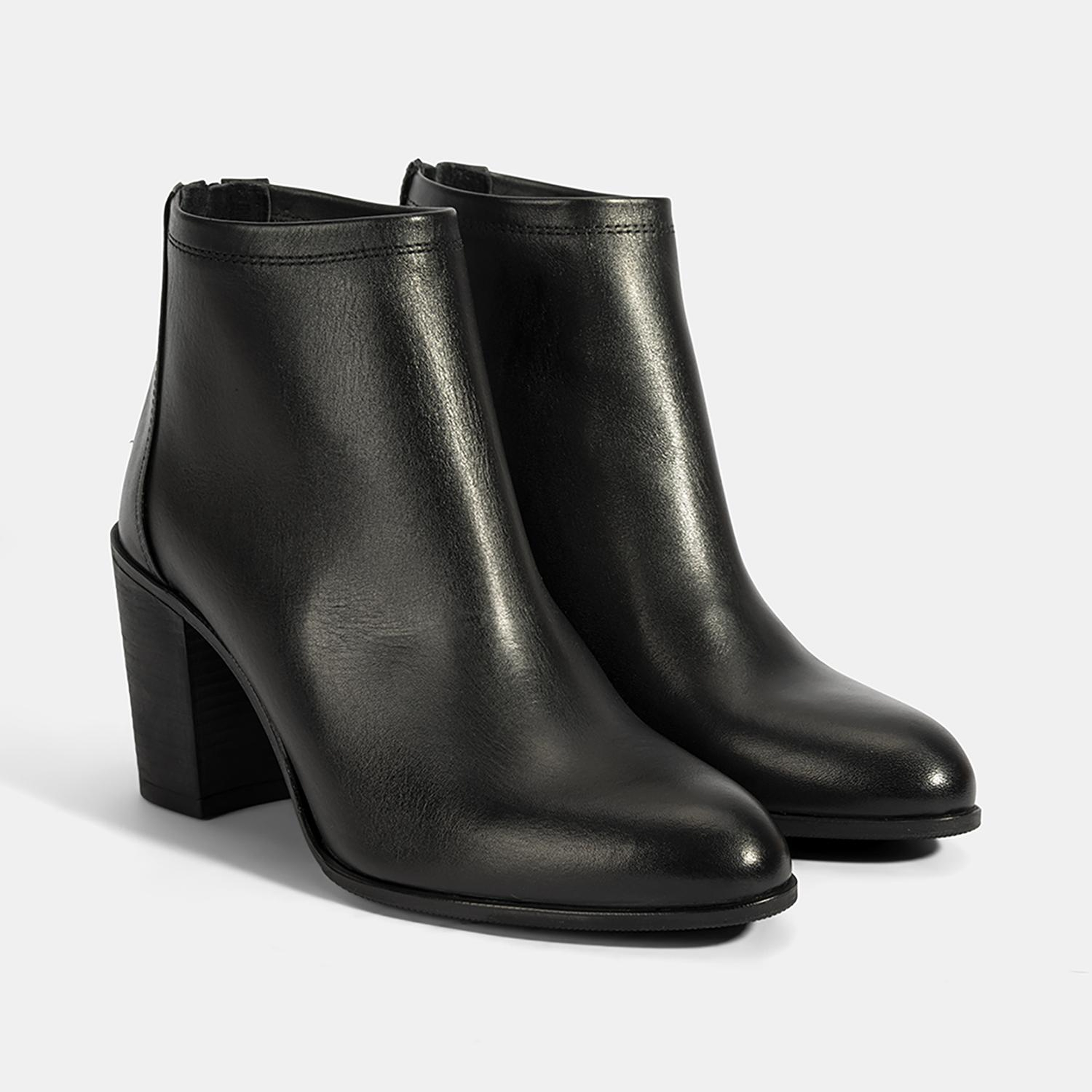 Kadın Siyah Kalın Topuklu Deri Bot