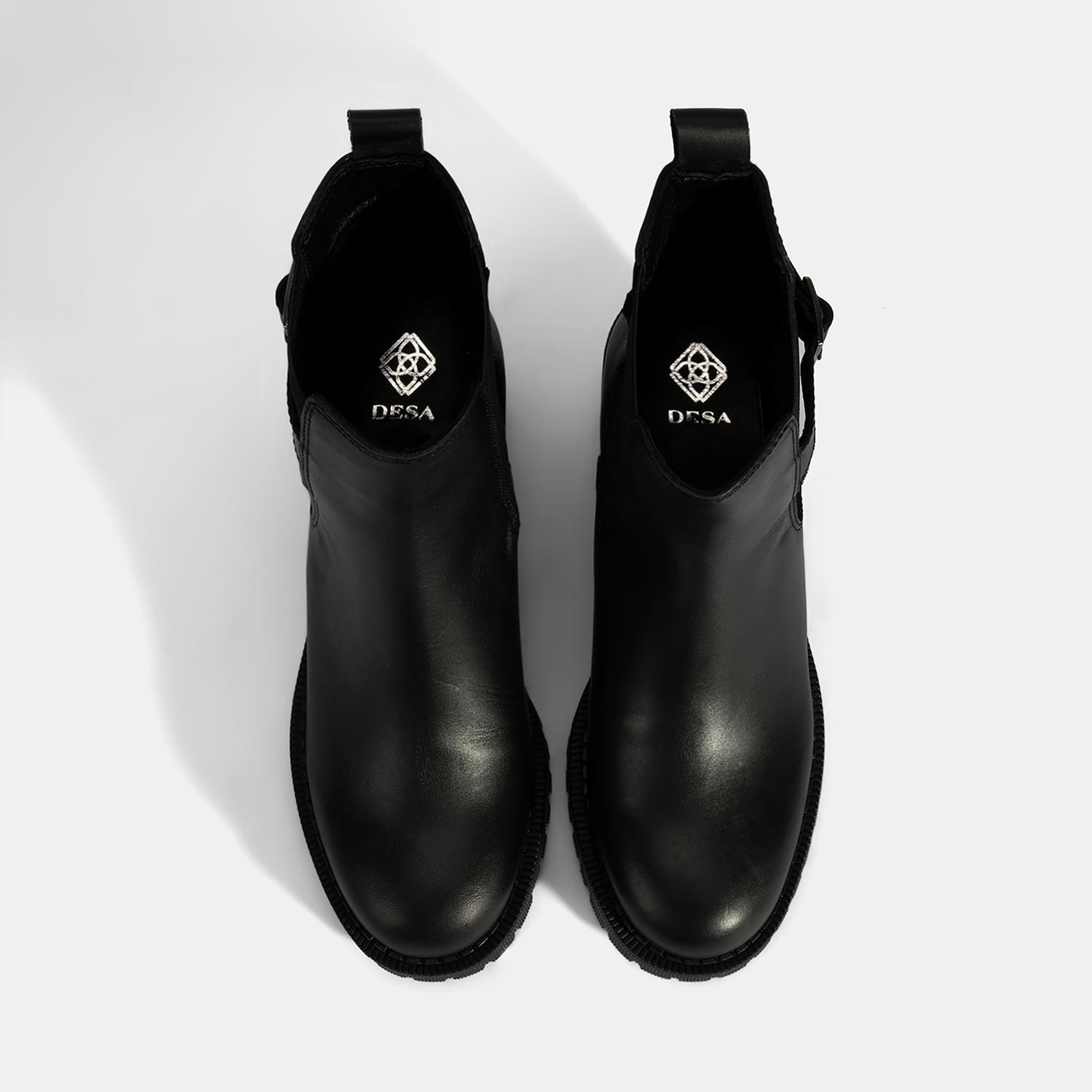 Kadın Siyah Metal Toka Detaylı Topuklu Bot