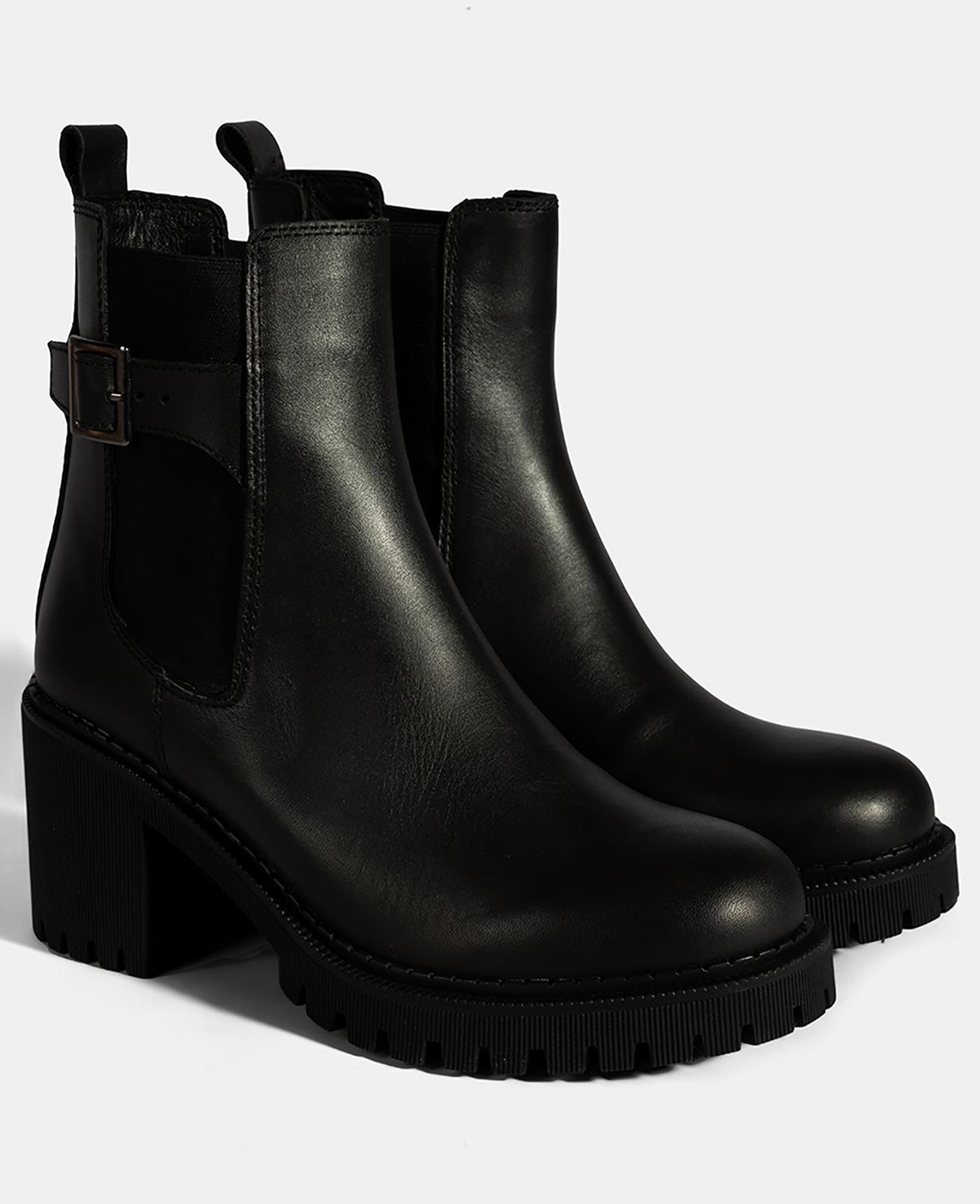 Kadın Siyah Metal Toka Detaylı Topuklu Bot