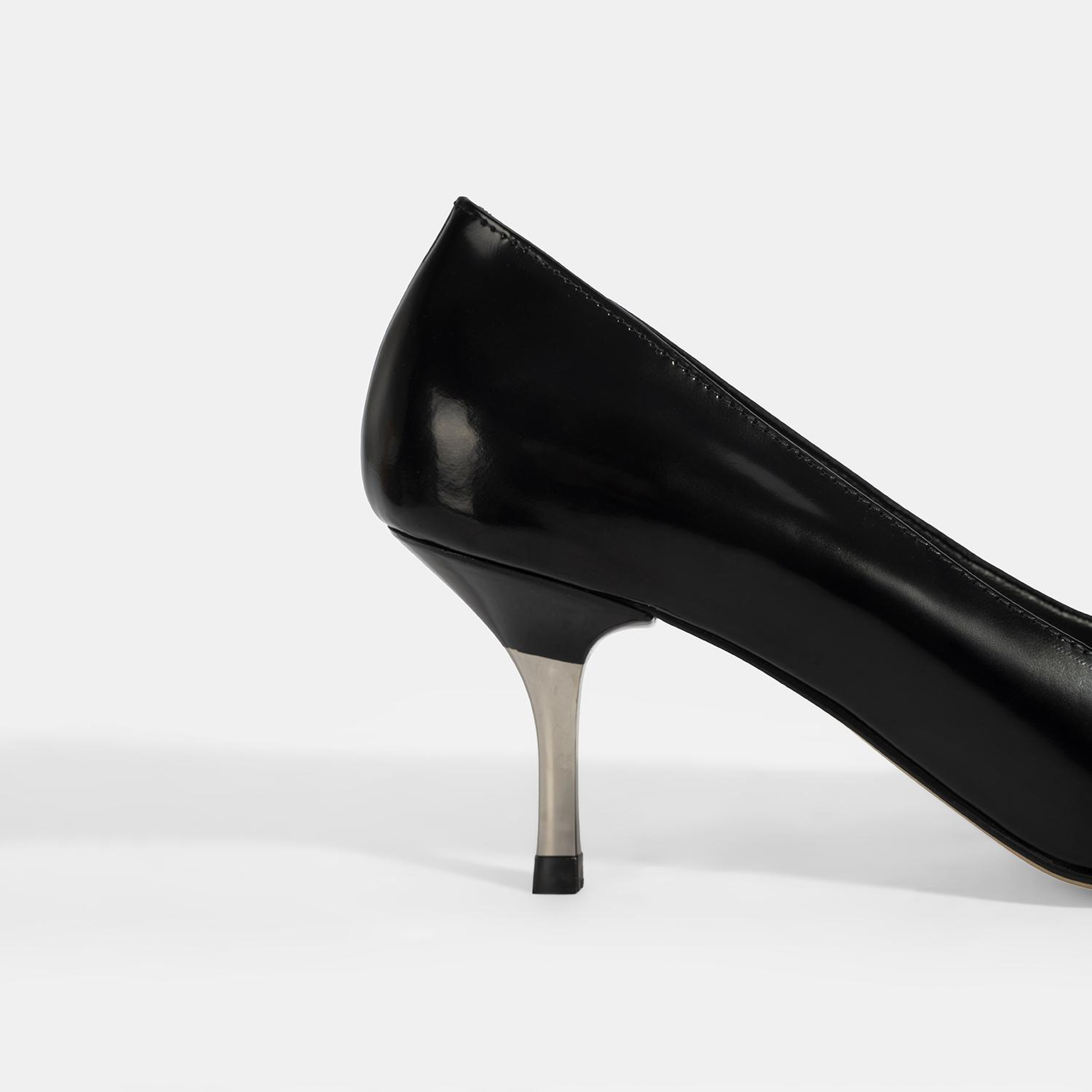 Kadın Siyah Metal Topuk Detaylı Rugan Abiye Ayakkabı