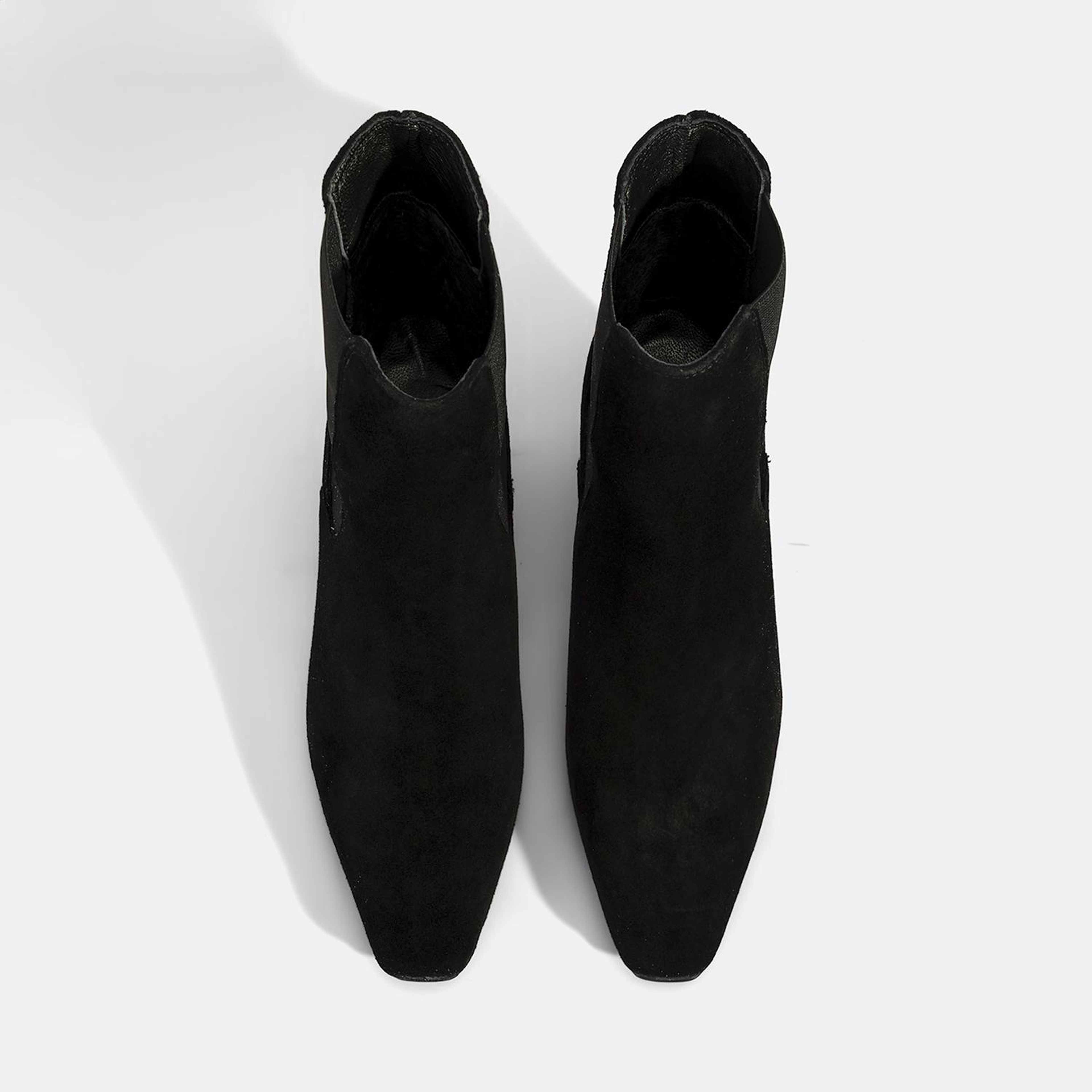 Kadın Siyah Lastikli Topuklu Süet Deri Bot