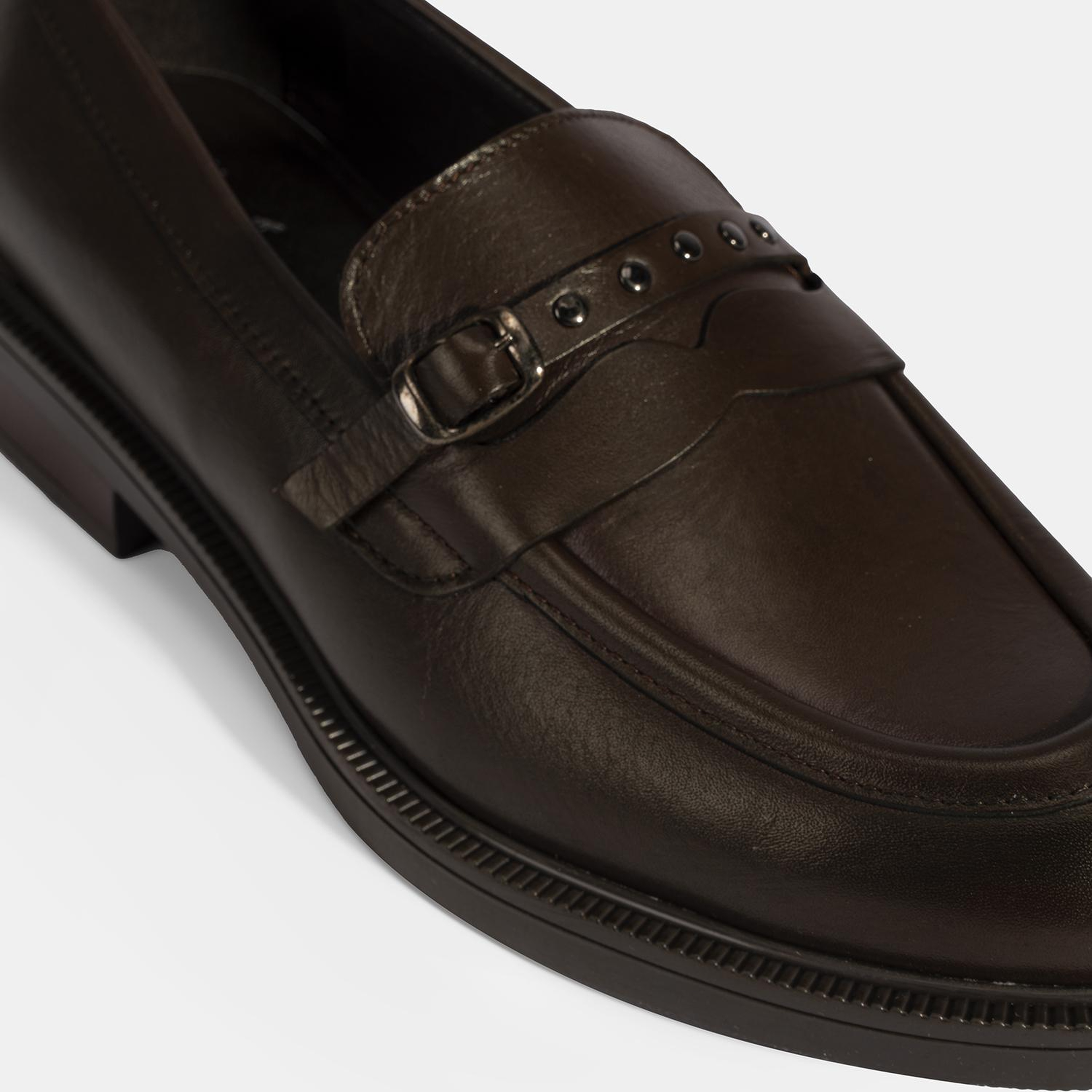 Kadın Kahve Metal Toka Detaylı Deri Loafer