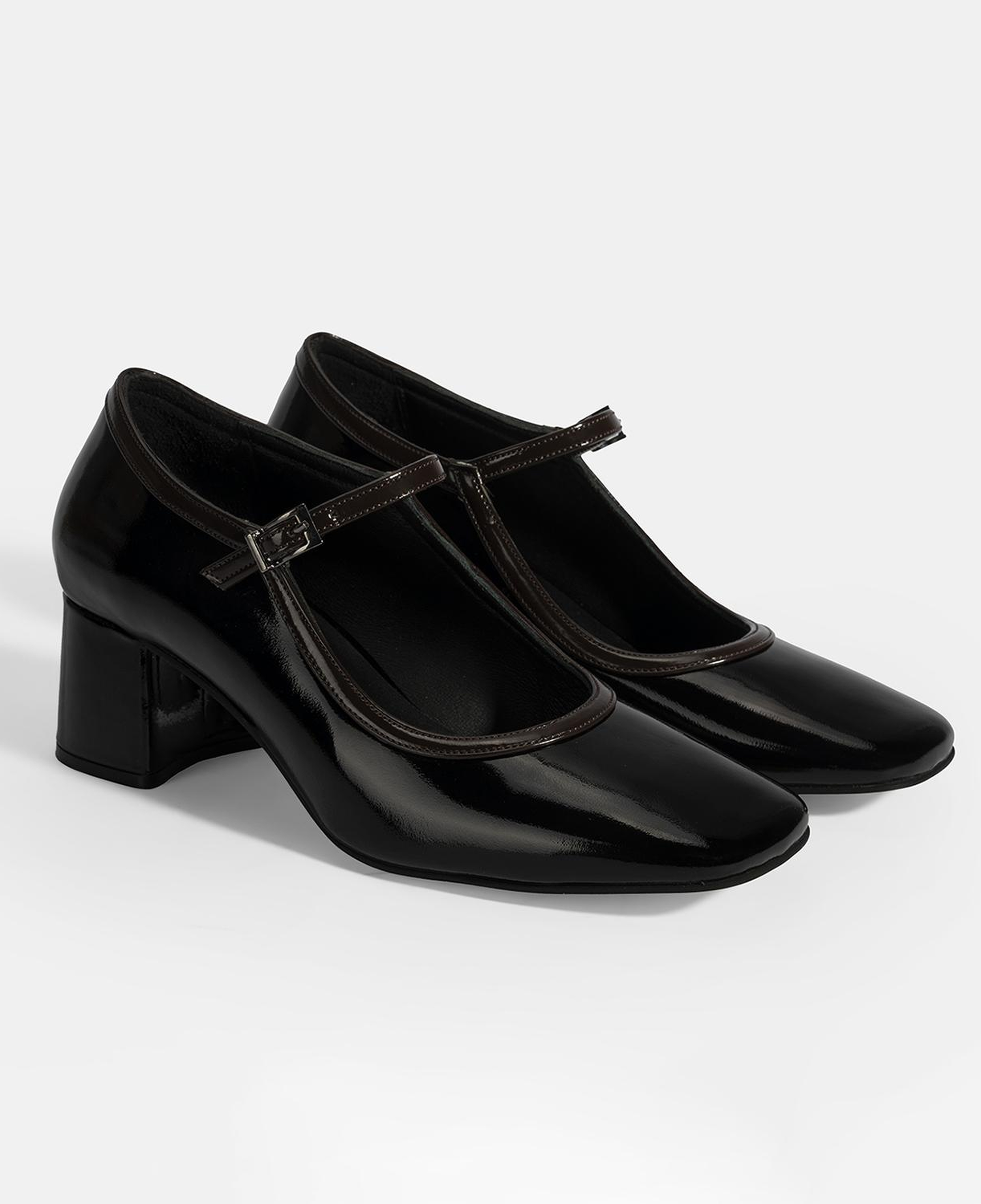 Kadın Siyah Ayarlanabilir Tokalı Kalın Topuklu Klasik Ayakkabı