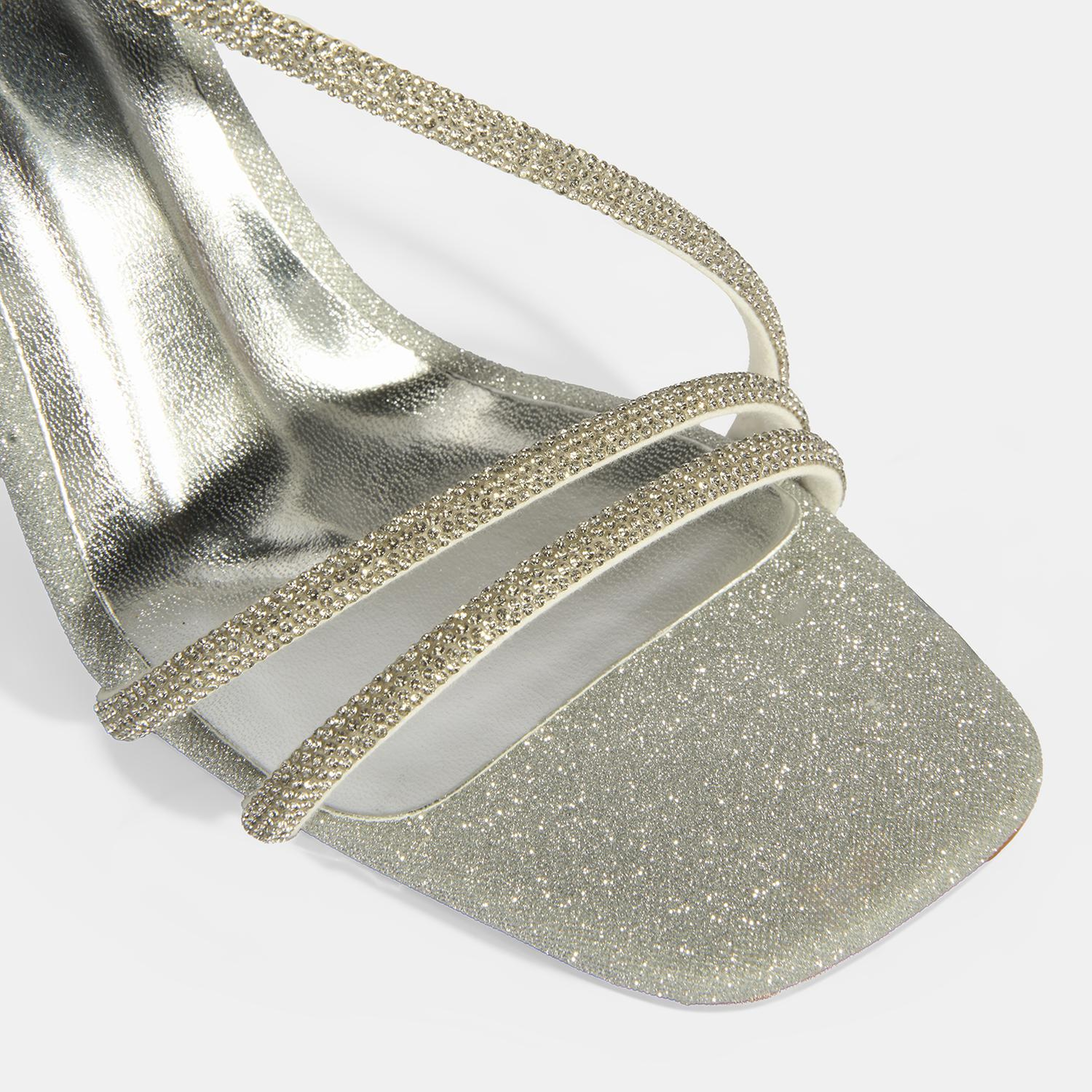 Kadın Gümüş Toka Detaylı Topuklu Abiye Sandalet