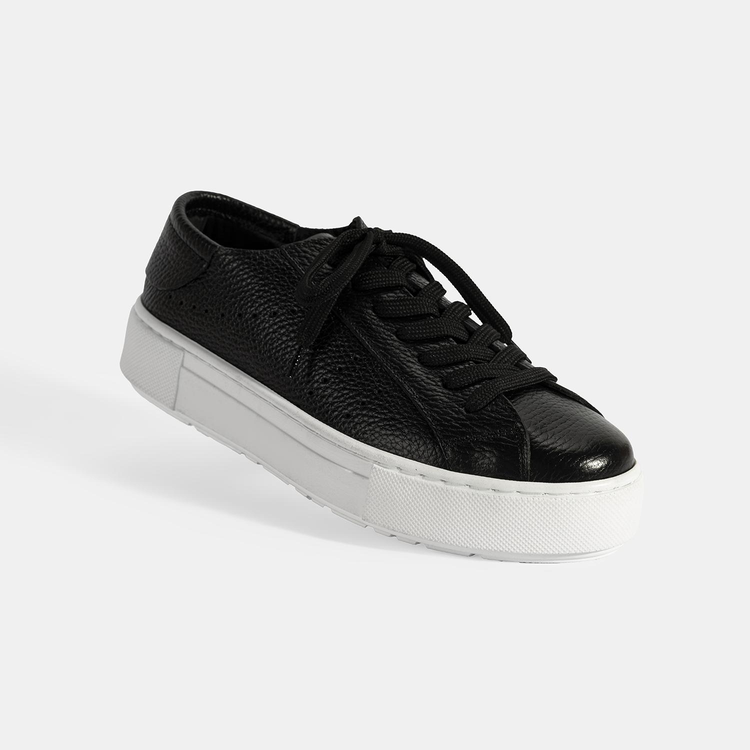 Kadın Siyah Bağcıklı Deri Günlük Ayakkabı