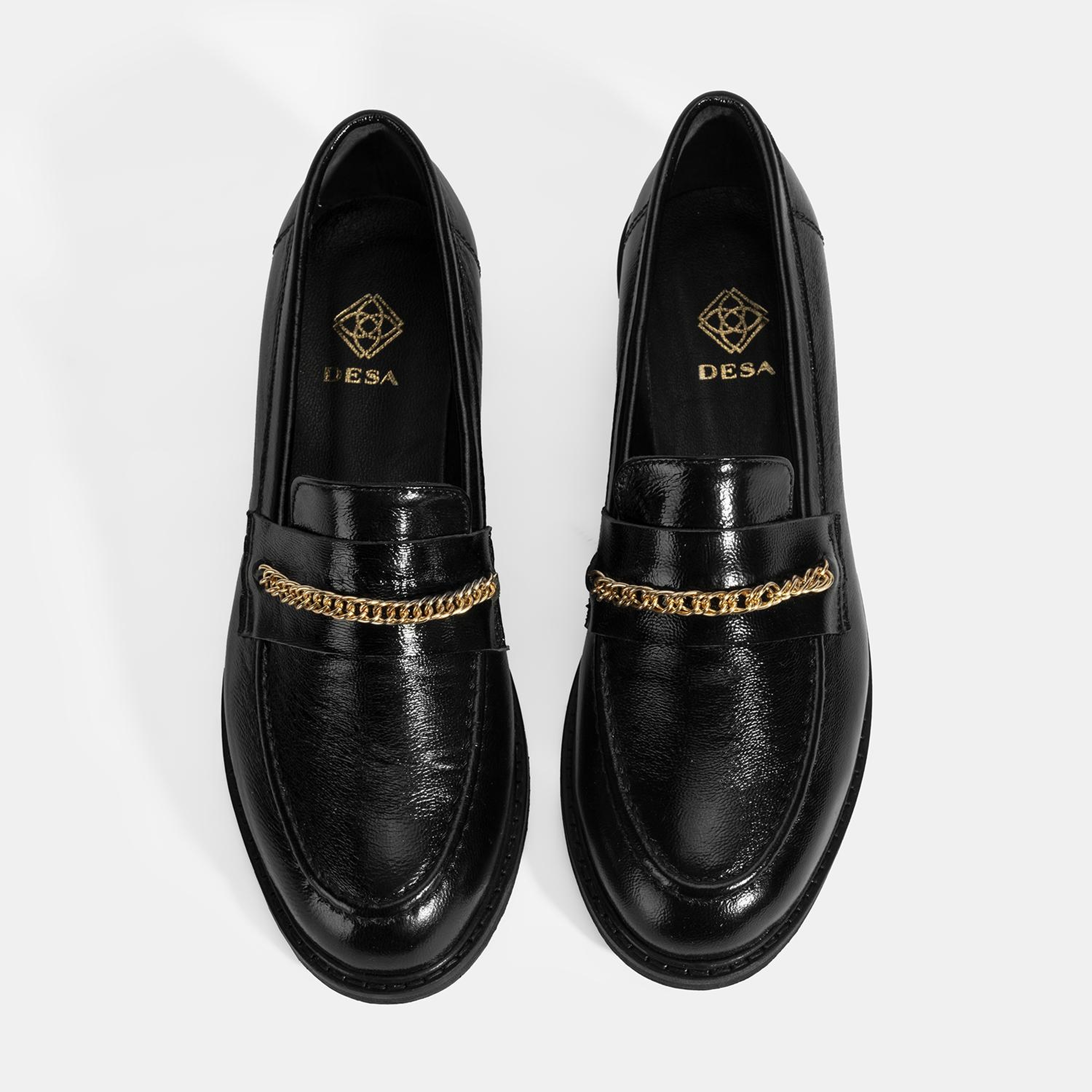 Kadın Siyah Zincir Aksesuarlı Deri Loafer
