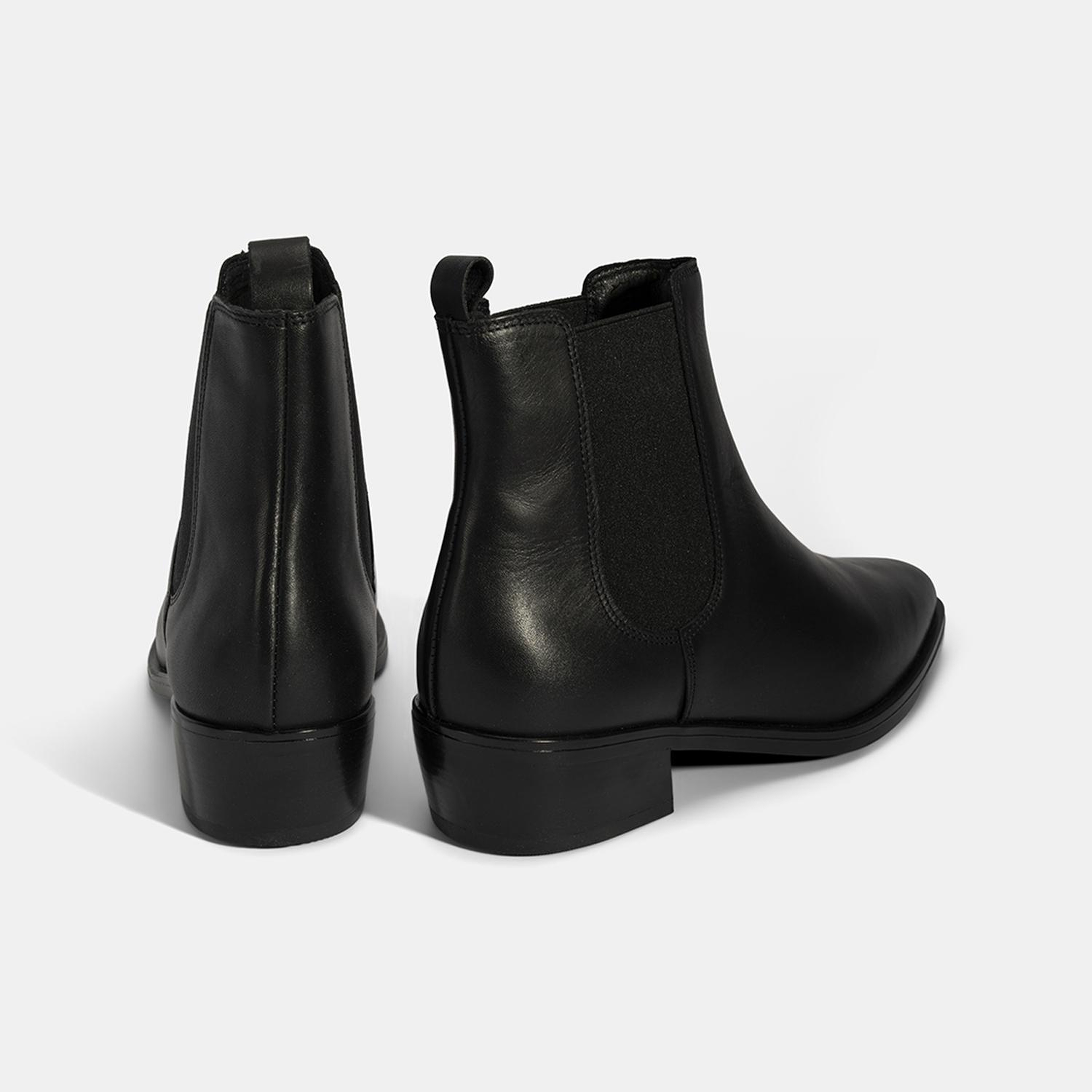 Kadın Siyah Lastik Detaylı Topuklu Deri Bot