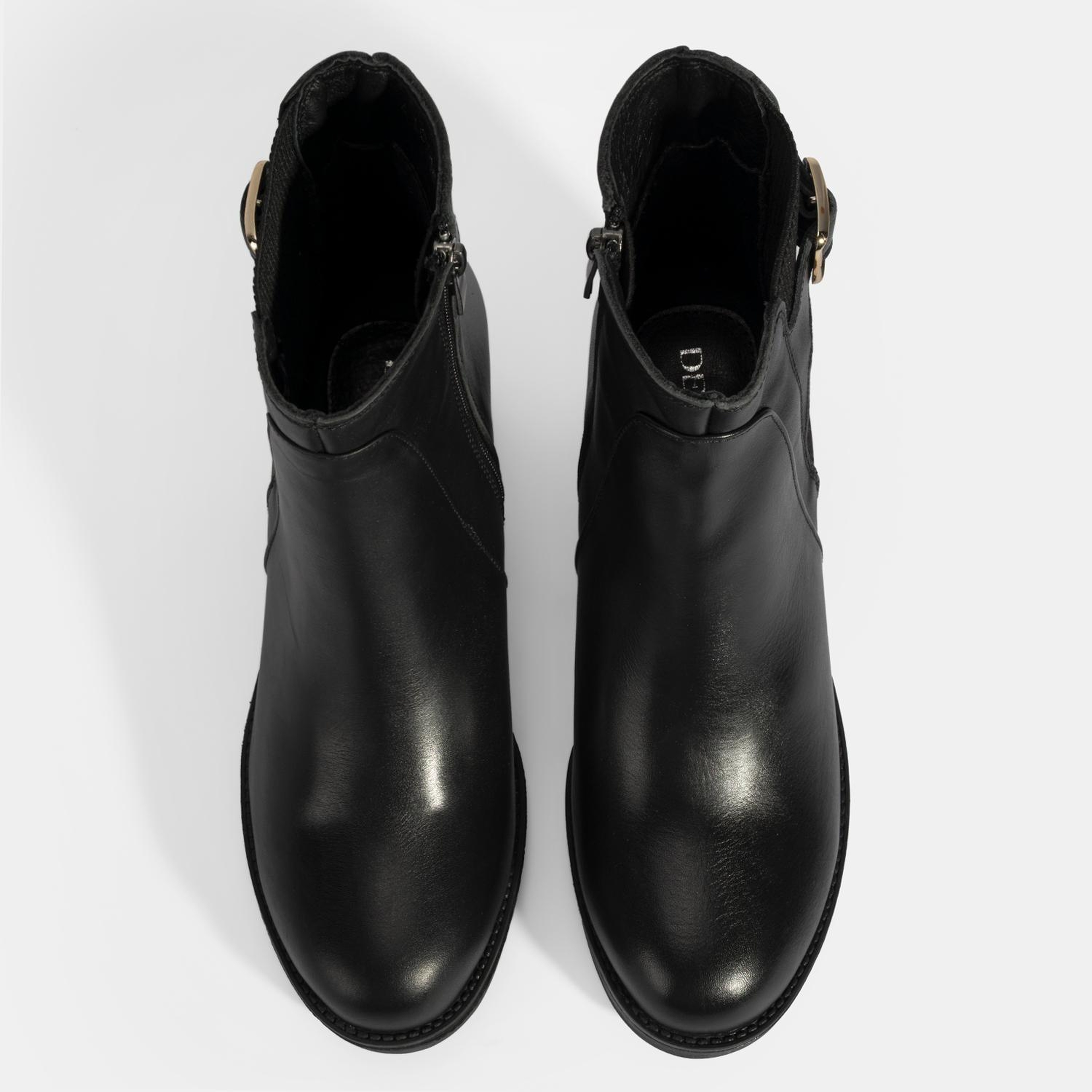 Kadın Siyah Metal Toka Detaylı Topuklu Deri Bot