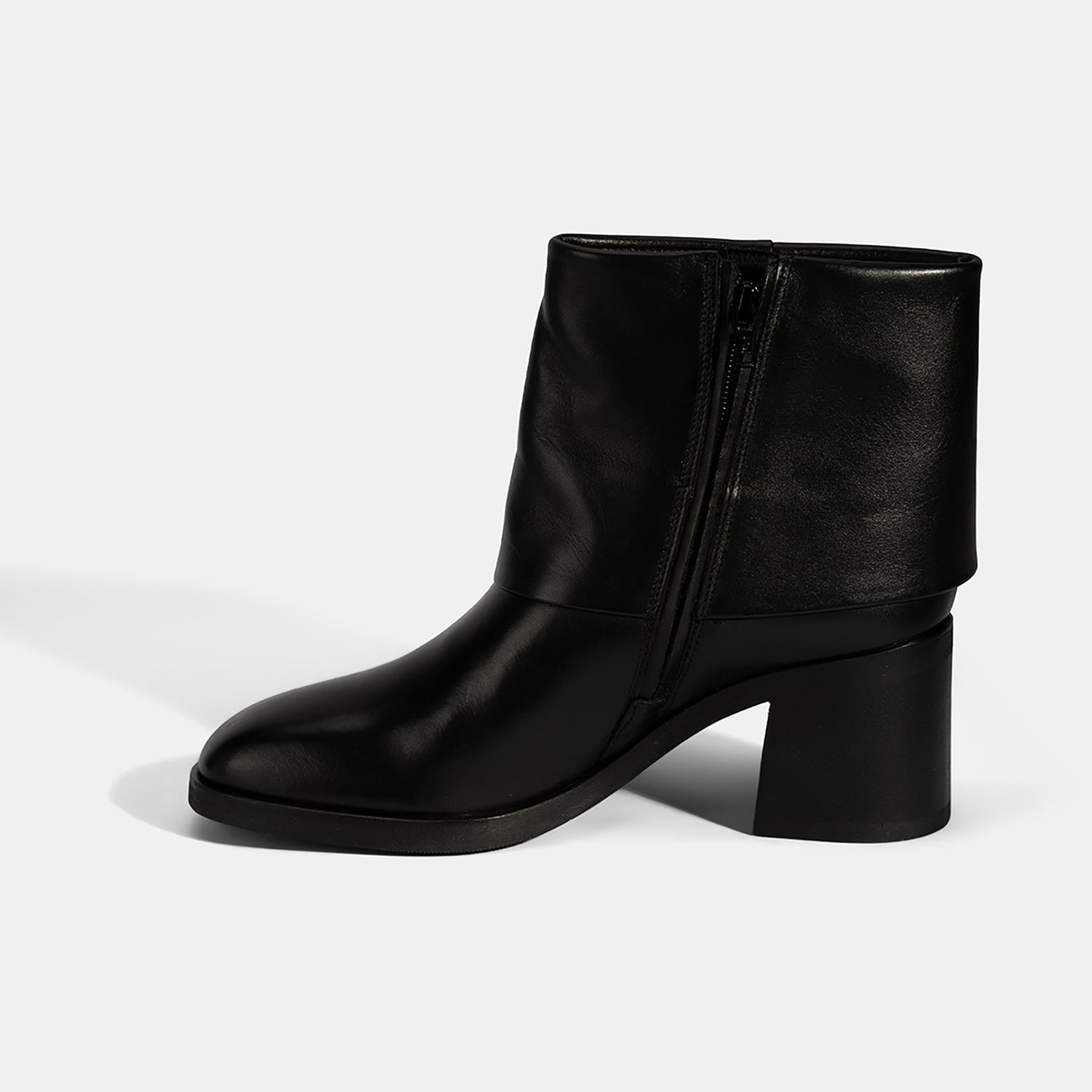 Kadın Siyah Katlama Detaylı Topuklu Deri Bot