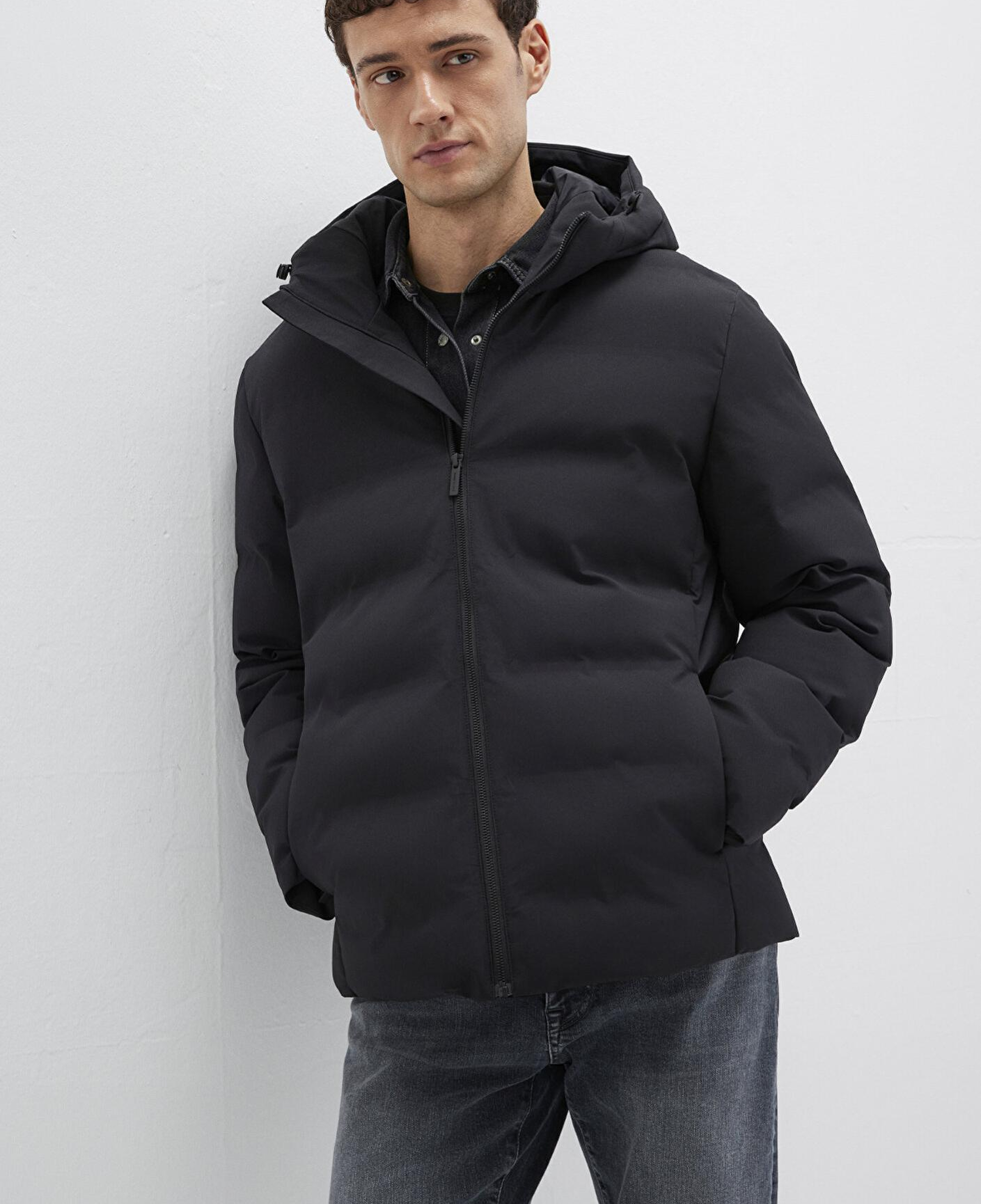 Mavi Kapüşonlu Siyah Şişme Mont 0110652-71379