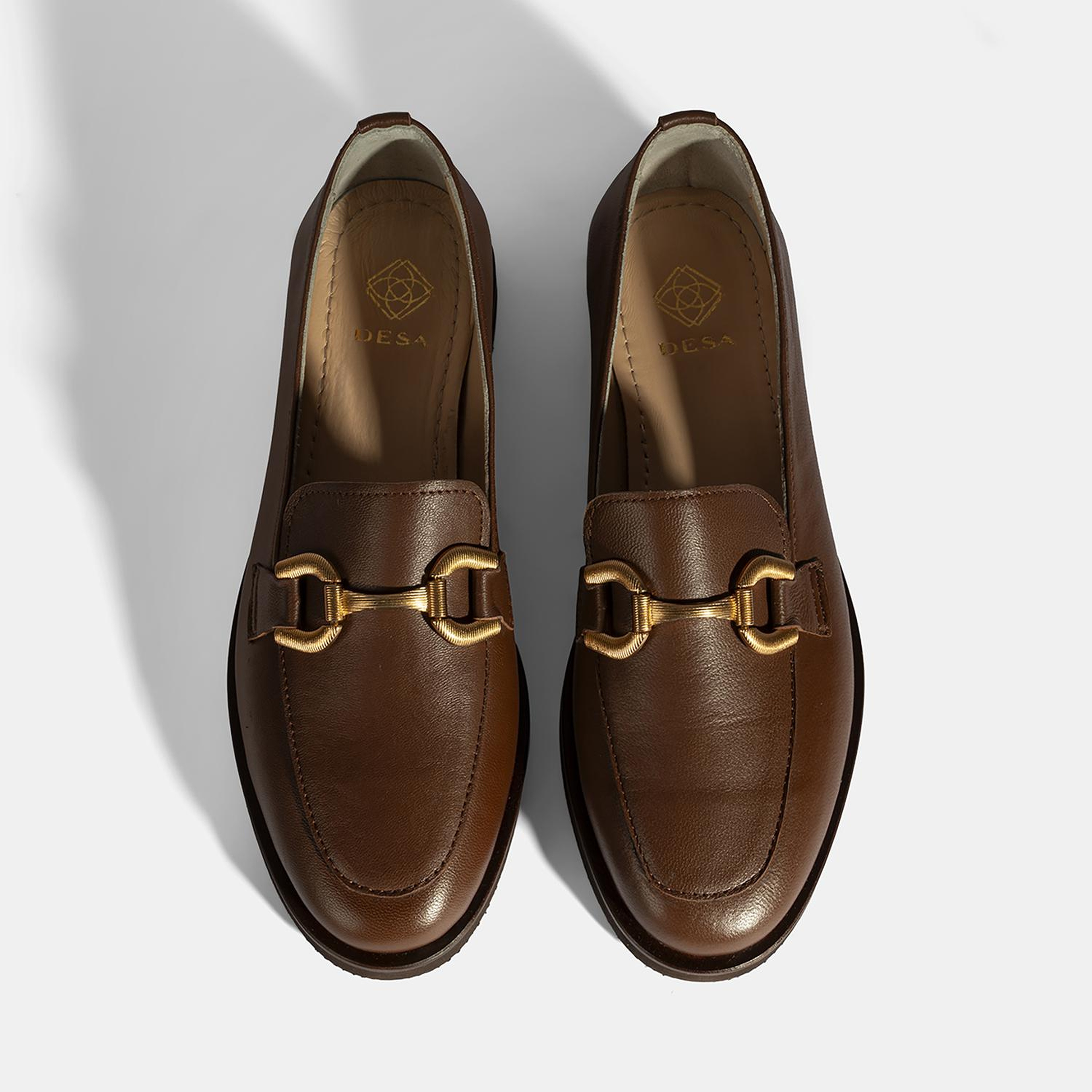 Kadın Taba Metal Toka Aksesuarlı Deri Loafer