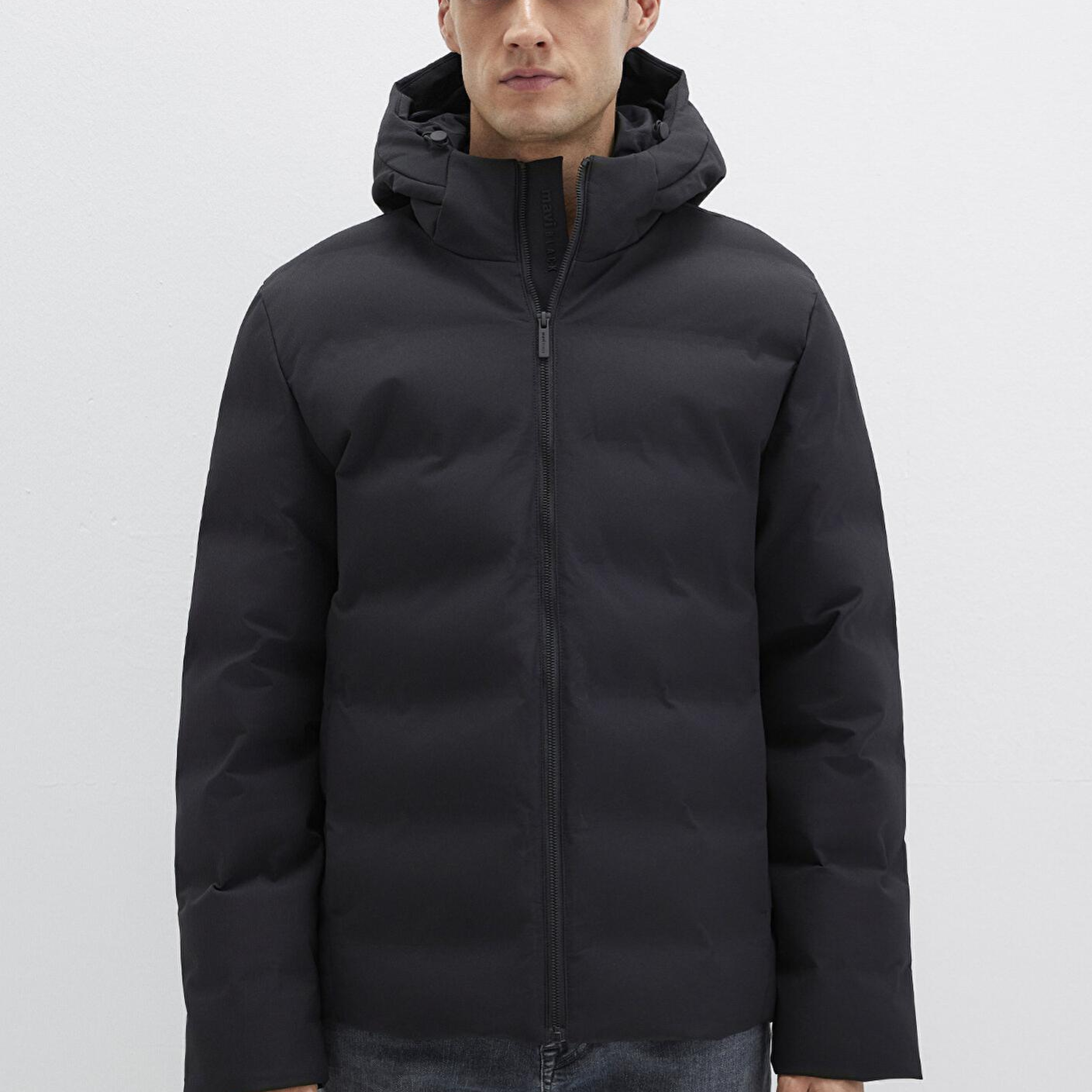 Mavi Kapüşonlu Siyah Şişme Mont 0110652-71379