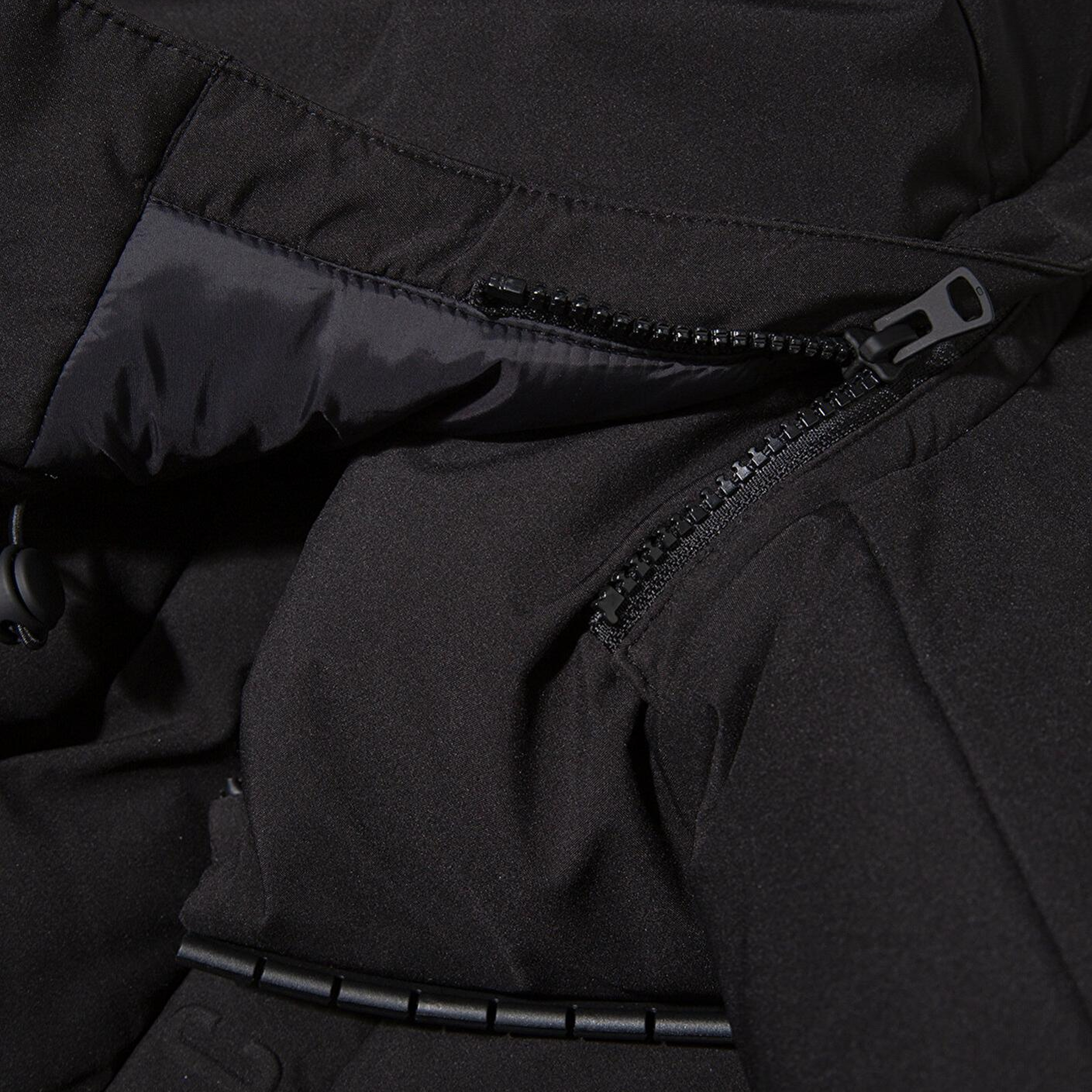 Mavi Su İtici Kapüşonlu Siyah Şişme Mont 0110675-71379