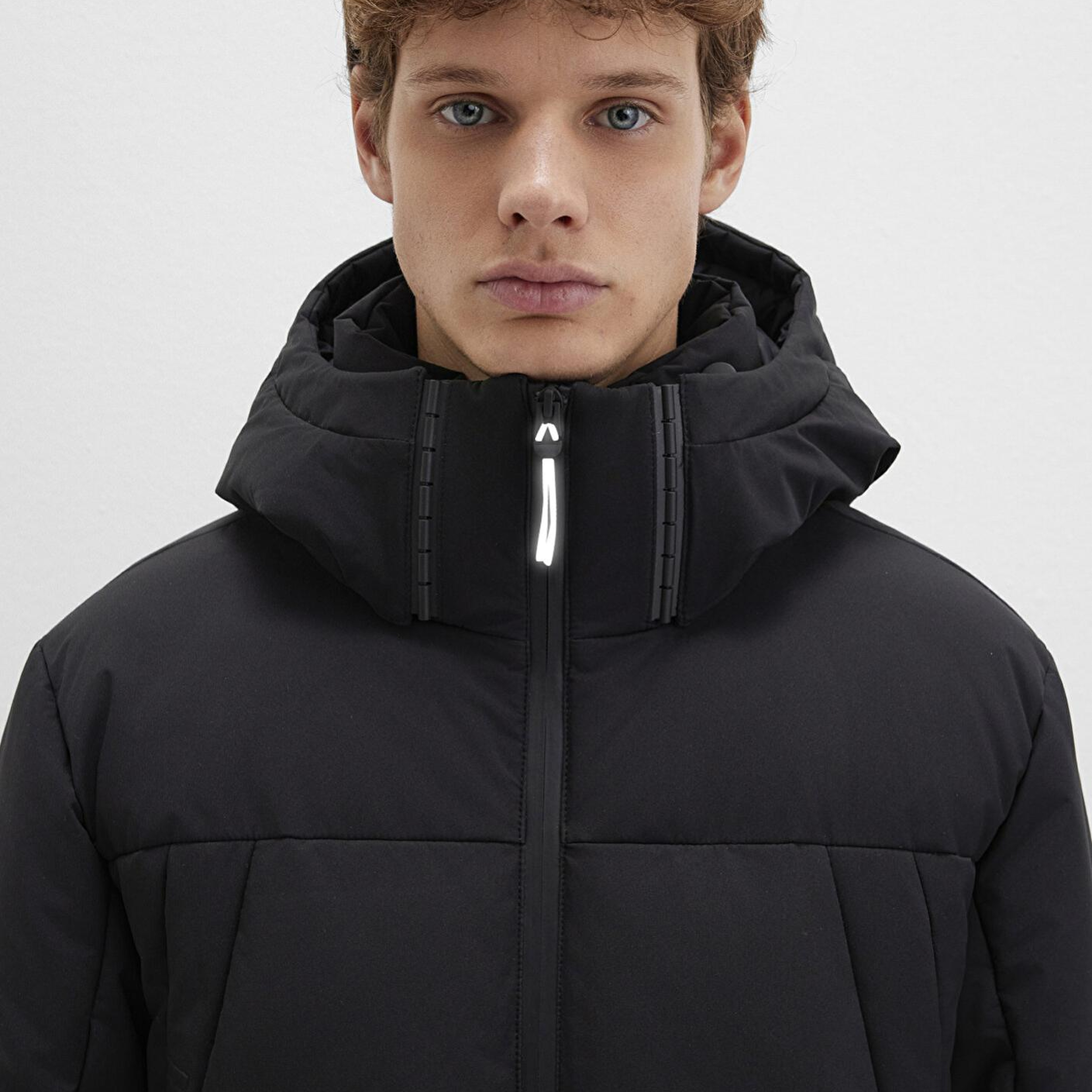 Mavi Su İtici Kapüşonlu Siyah Şişme Mont 0110675-71379