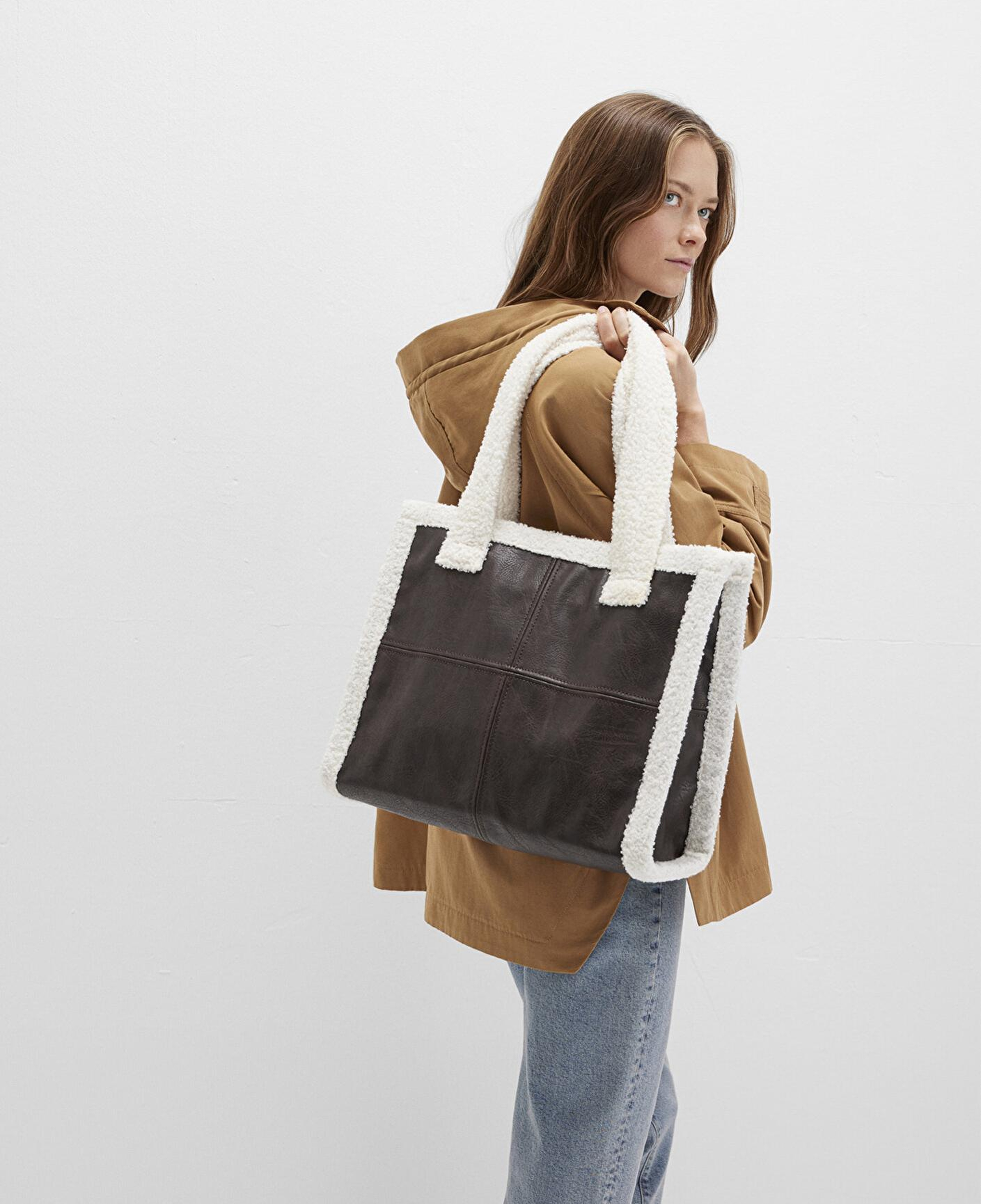 Mavi Sherpa Detaylı Suni Deri Kahverengi Çanta 1911682-70221