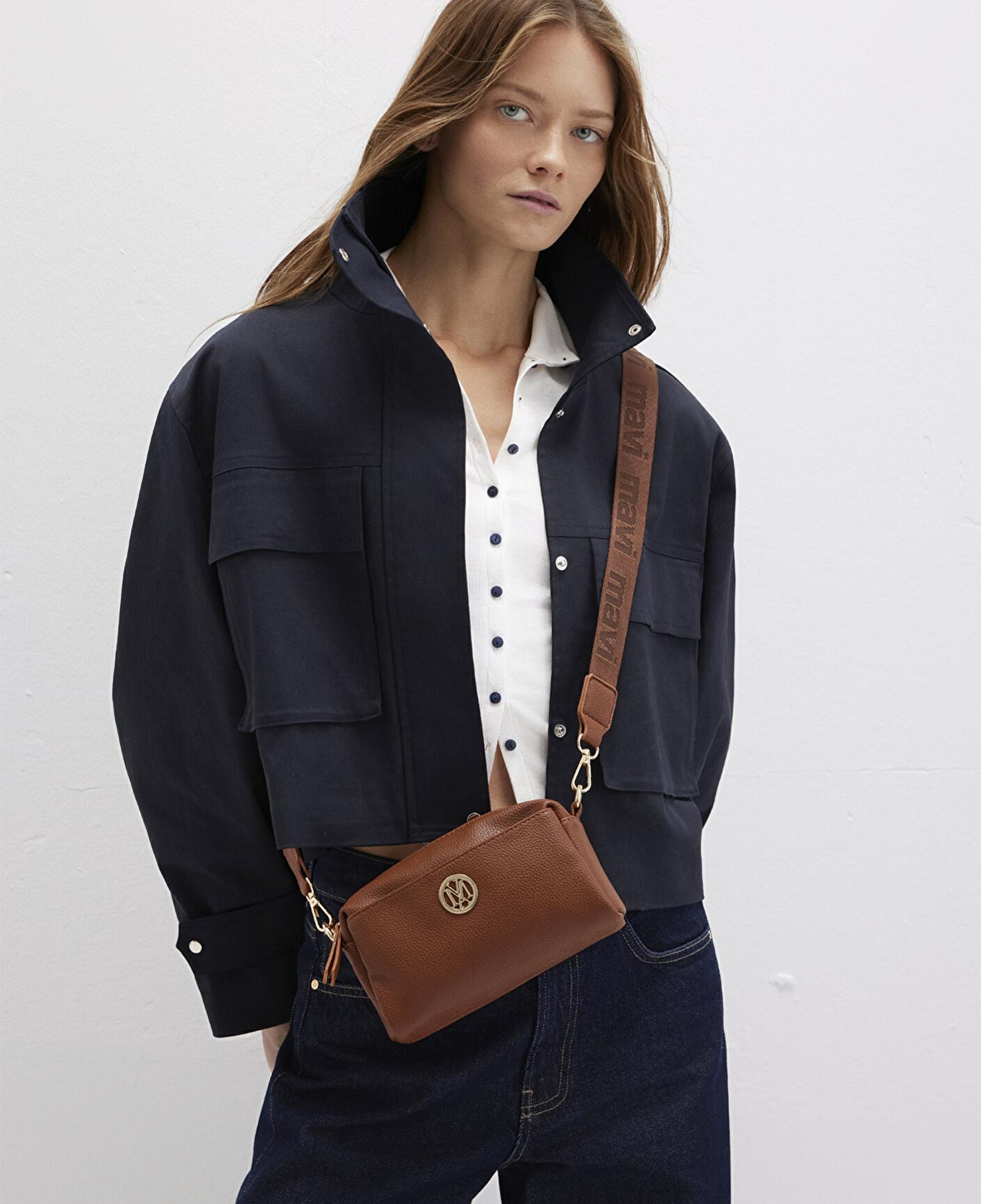 Mavi Mühür Logo Detaylı Kahverengi Çapraz Çanta 1912662-34614